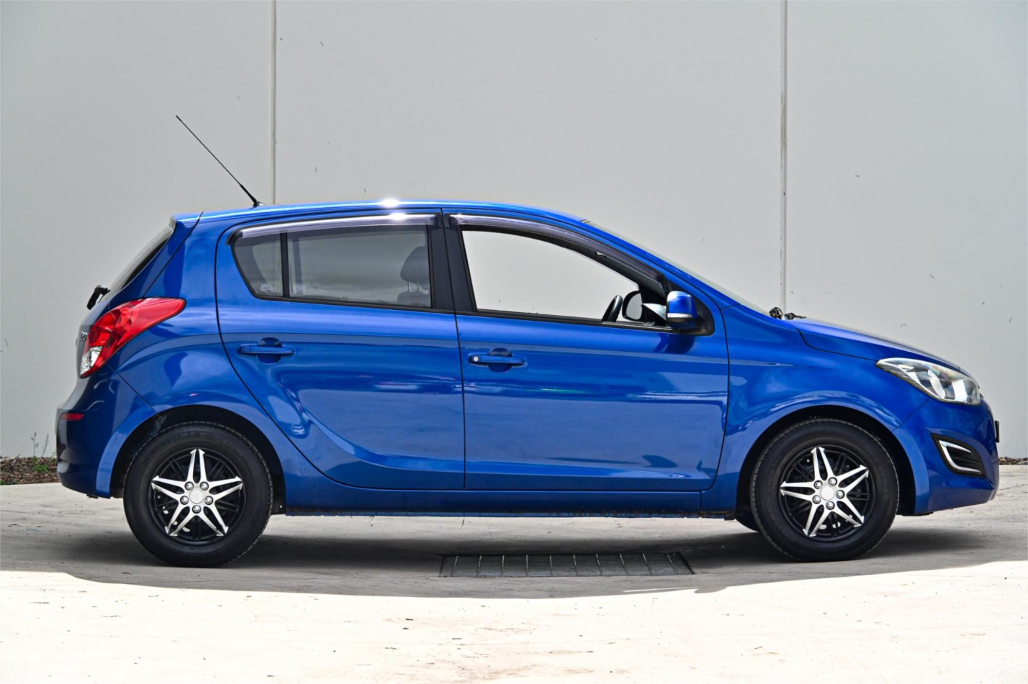 2014 HYUNDAI i20 PB MY14 ACTIVE 4 SP AUTOMATIC 3D HATCHBACK