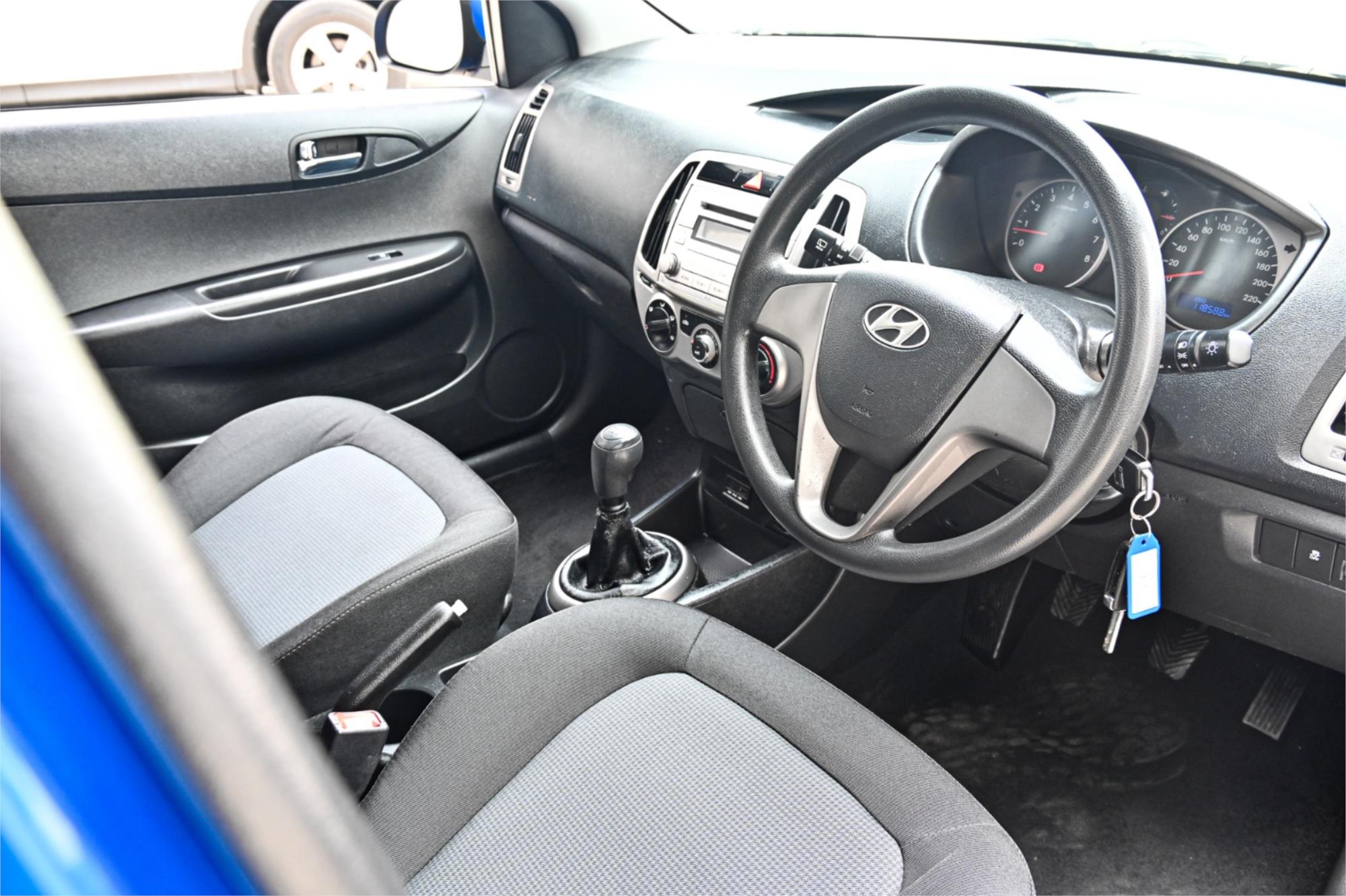 2014 HYUNDAI i20 PB MY14 ACTIVE 4 SP AUTOMATIC 3D HATCHBACK