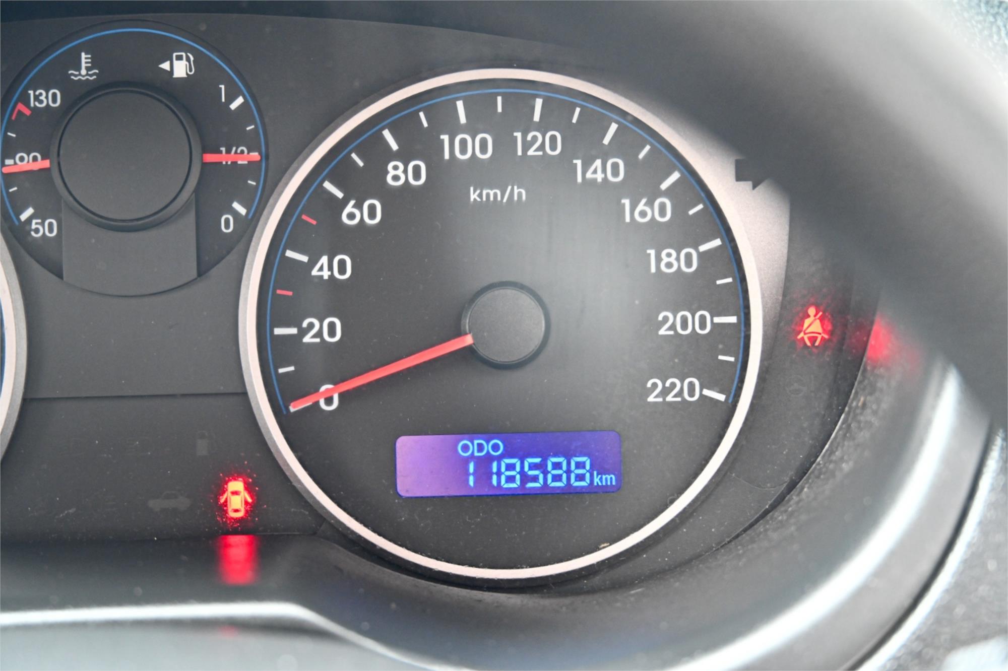 2014 HYUNDAI i20 PB MY14 ACTIVE 4 SP AUTOMATIC 3D HATCHBACK