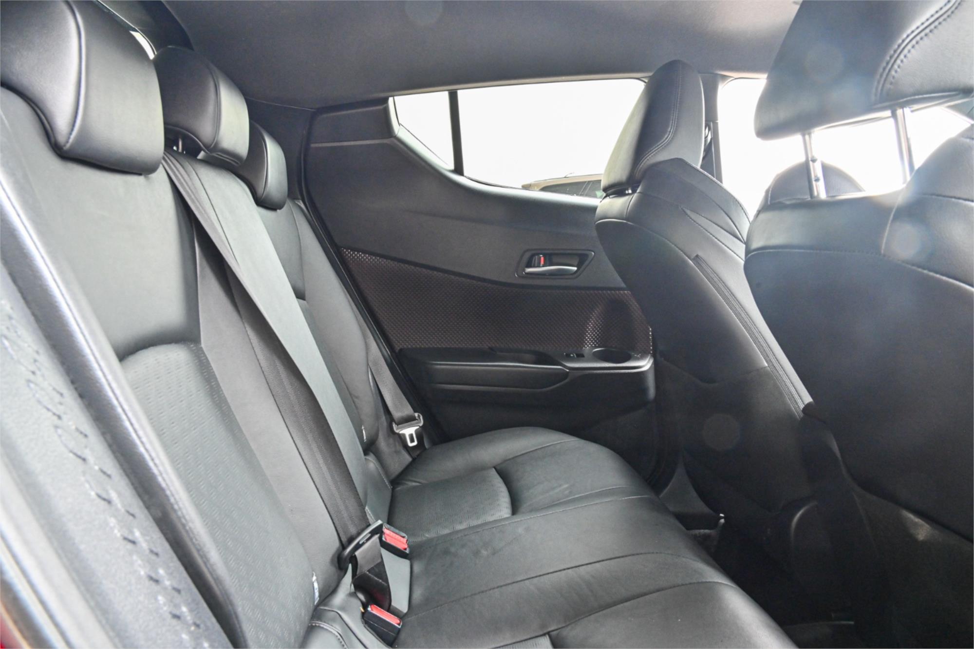 2017 TOYOTA C-HR NGX50R KOBA (AWD) CONTINUOUS VARIABLE 4D WAGON