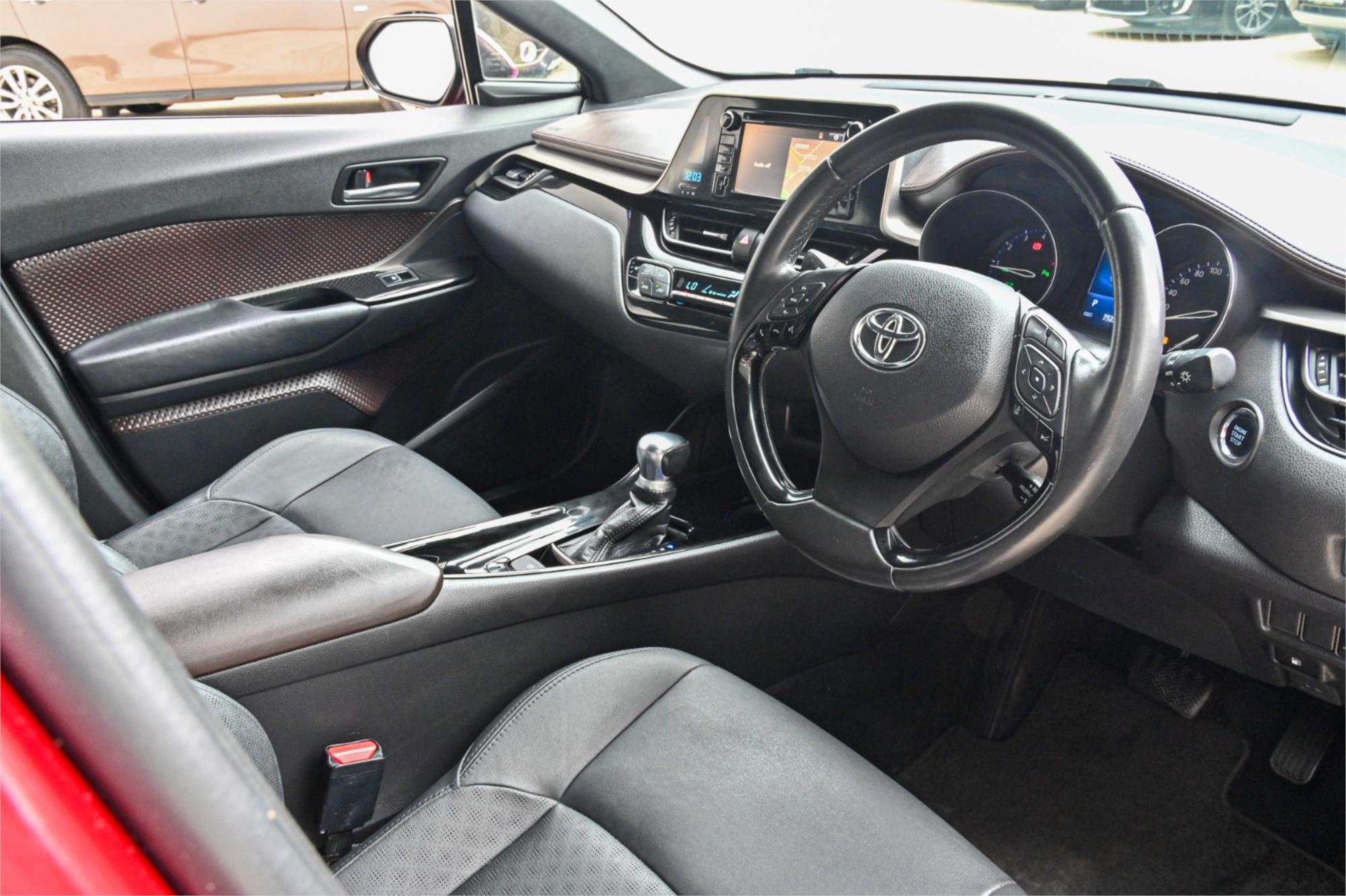 2017 TOYOTA C-HR NGX50R KOBA (AWD) CONTINUOUS VARIABLE 4D WAGON
