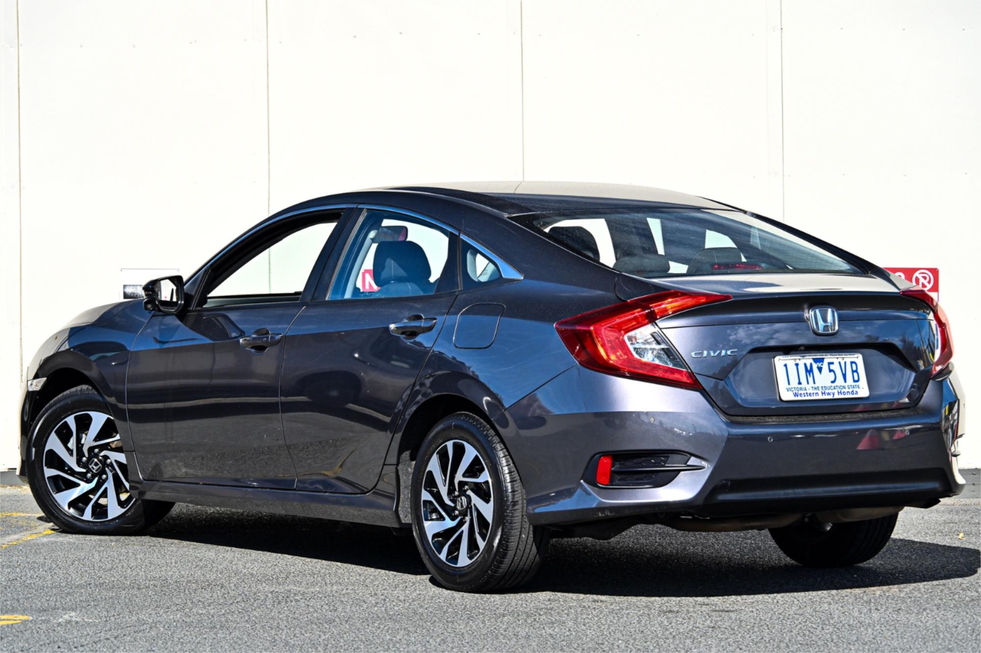 2016 HONDA CIVIC SERIES 2 MY15 VTi-S 5 SP AUTOMATIC 4D SEDAN
