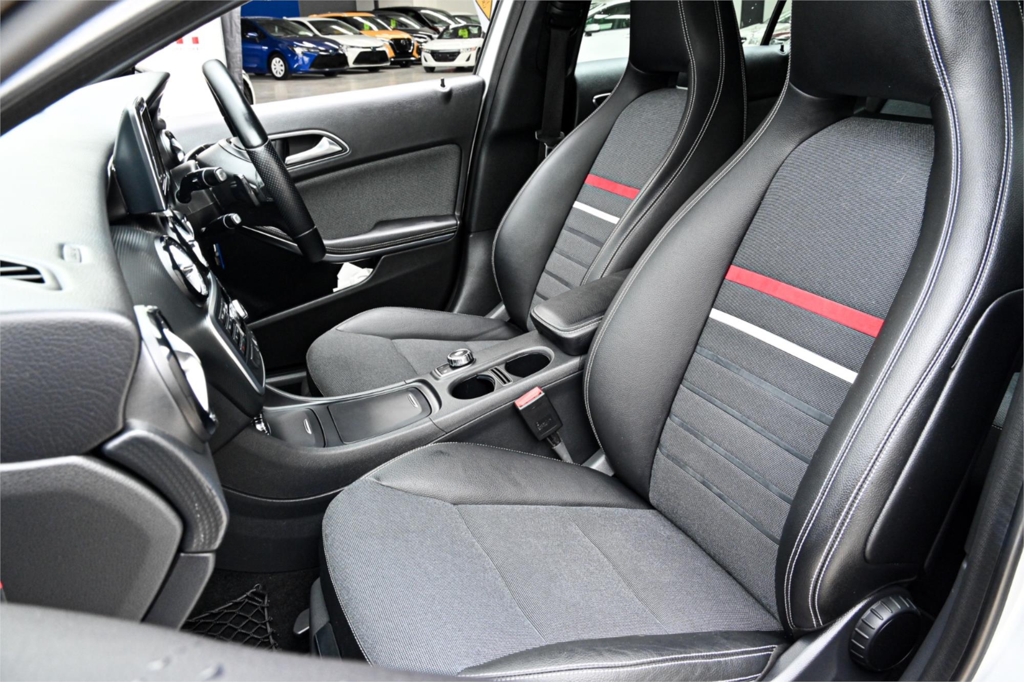 2013 MERCEDES-BENZ A180 176 BE 7 SP AUTOMATIC 5D HATCHBACK