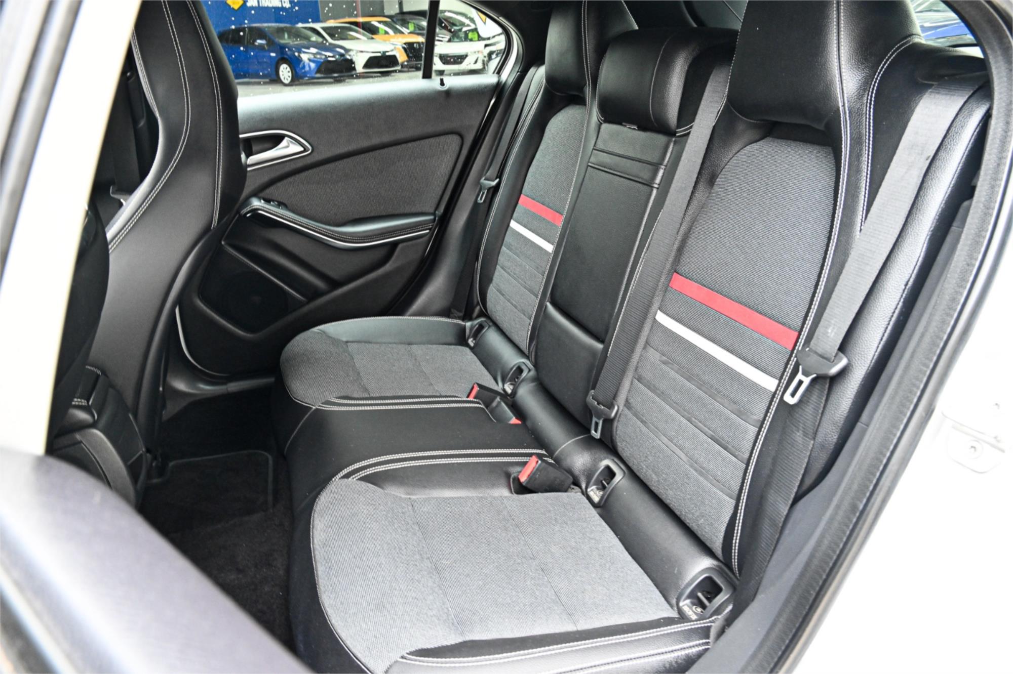 2013 MERCEDES-BENZ A180 176 BE 7 SP AUTOMATIC 5D HATCHBACK