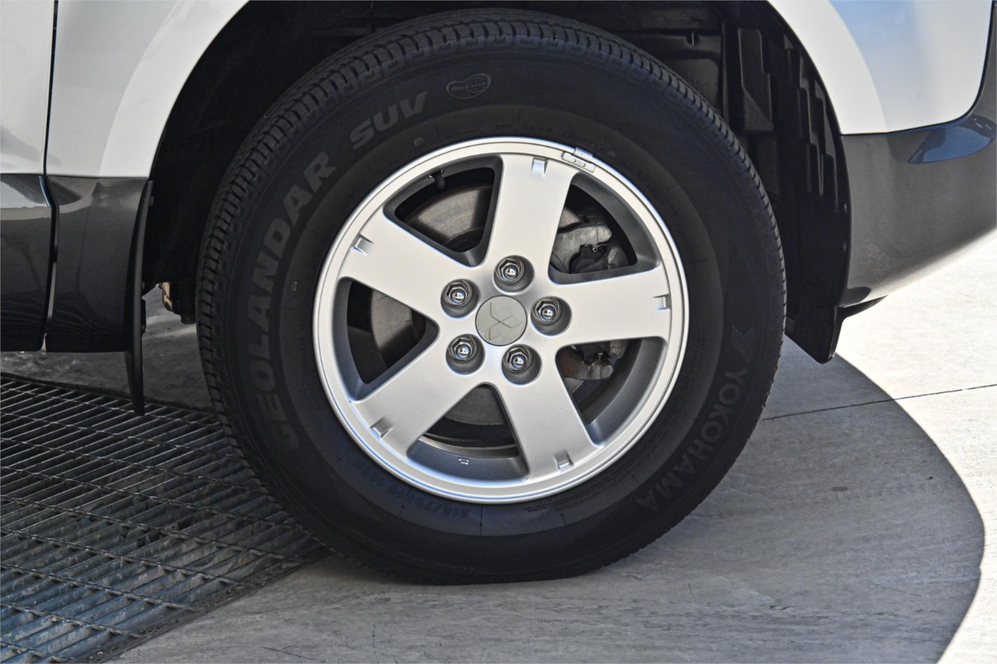 2010 MITSUBISHI DELICA D5 CONTINUOUS VARIABLE PEOPLE MOVER