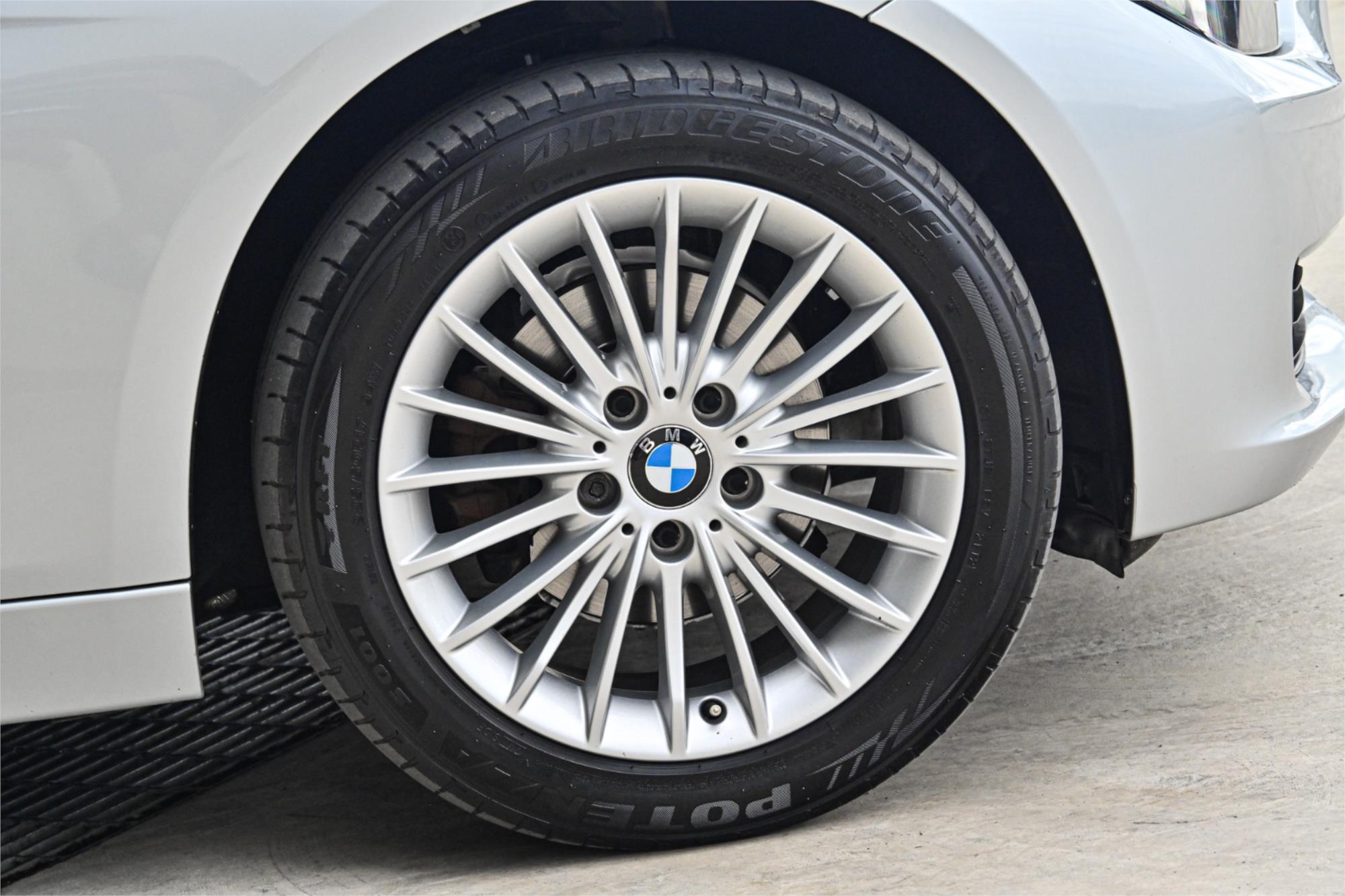2013 BMW 3 F30 MY14 16i 8 SP AUTOMATIC 4D SEDAN