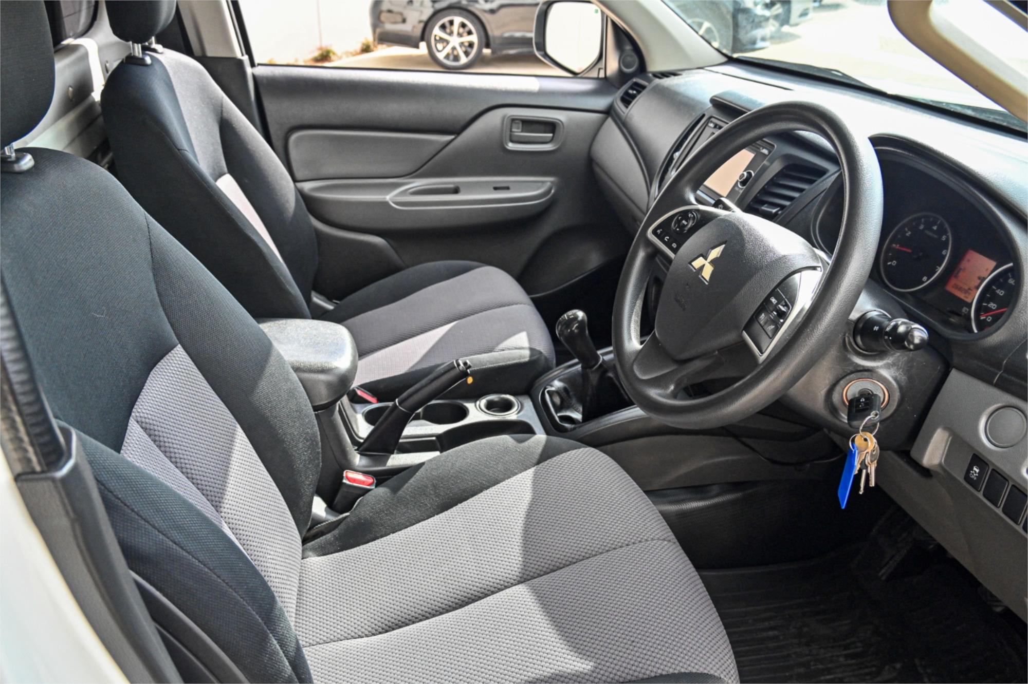 2017 MITSUBISHI TRITON MQ MY17 GLX (4x4) 6 SP MANUAL C/CHAS