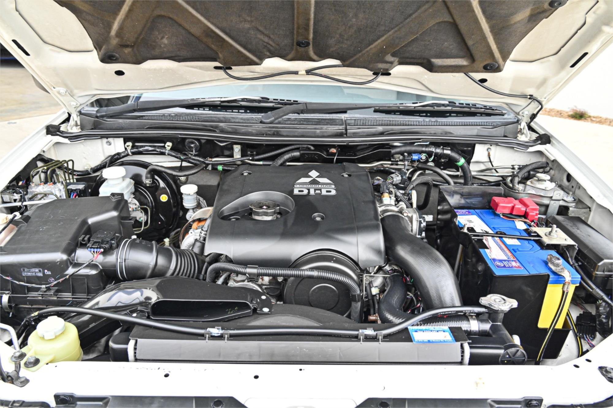 2014 MITSUBISHI TRITON MN MY14 UPDATE GLX (4x4) 5 SP MANUAL CLUB CAB UTILITY
