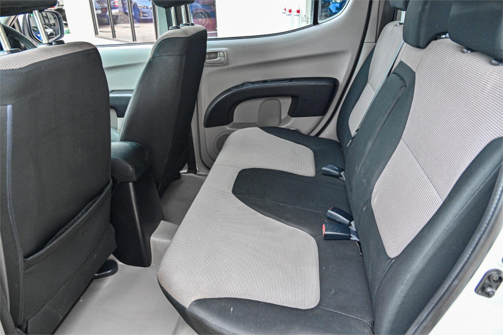 2014 MITSUBISHI TRITON MN MY14 UPDATE GLX (4x4) 5 SP MANUAL CLUB CAB UTILITY