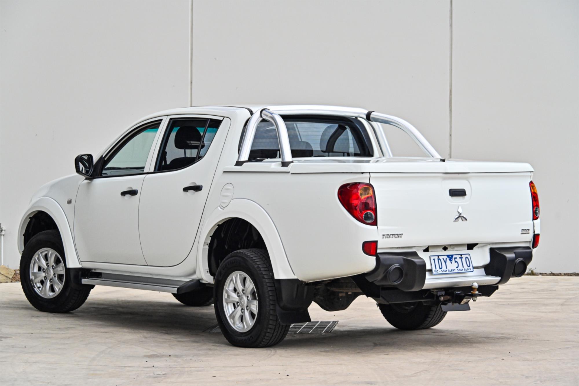 2014 MITSUBISHI TRITON MN MY14 UPDATE GLX (4x4) 5 SP MANUAL CLUB CAB UTILITY