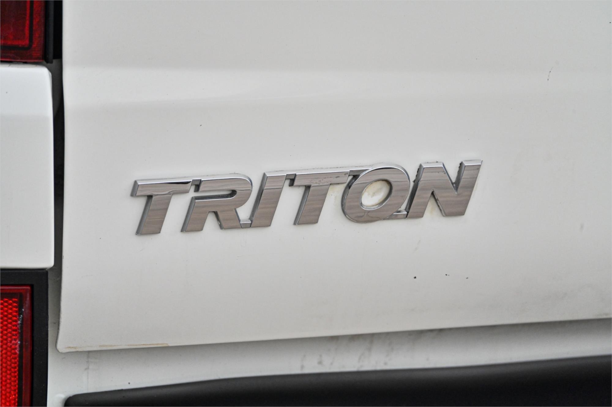2014 MITSUBISHI TRITON MN MY14 UPDATE GLX (4x4) 5 SP MANUAL CLUB CAB UTILITY