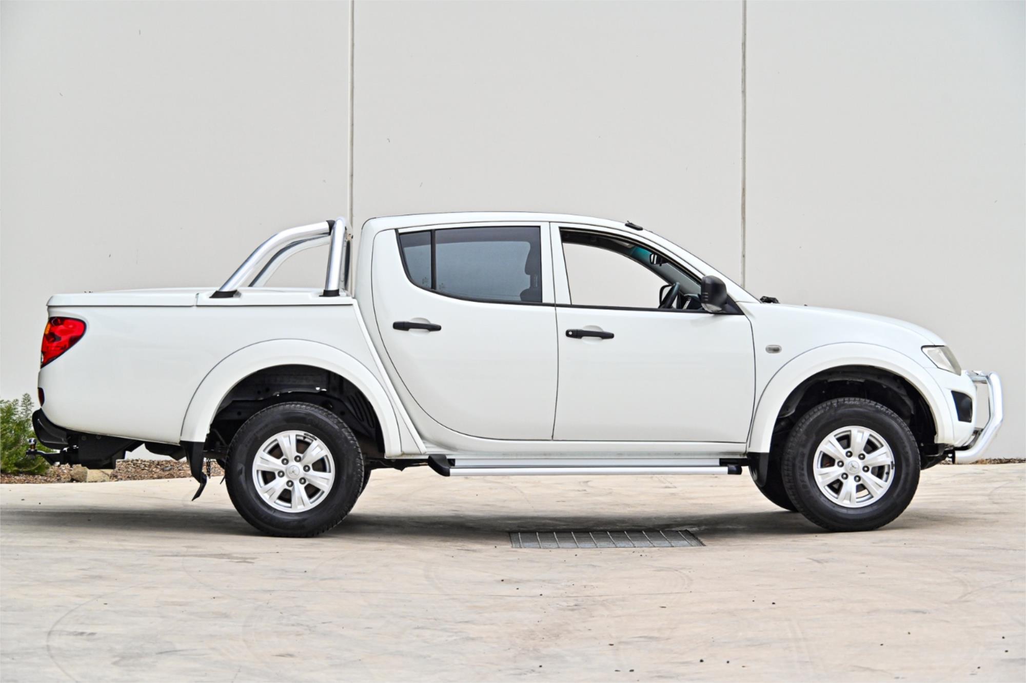 2014 MITSUBISHI TRITON MN MY14 UPDATE GLX (4x4) 5 SP MANUAL CLUB CAB UTILITY