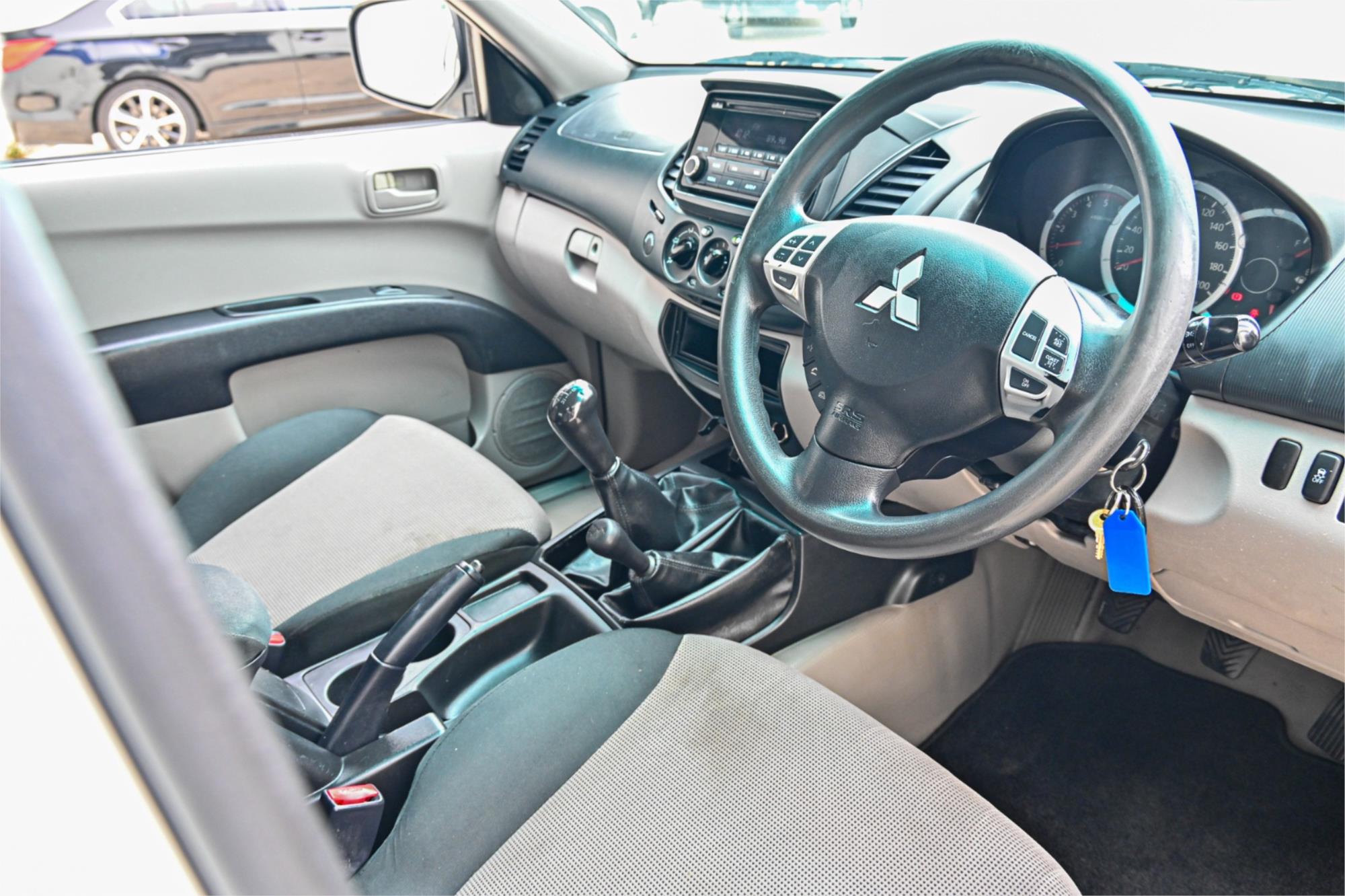 2014 MITSUBISHI TRITON MN MY14 UPDATE GLX (4x4) 5 SP MANUAL CLUB CAB UTILITY