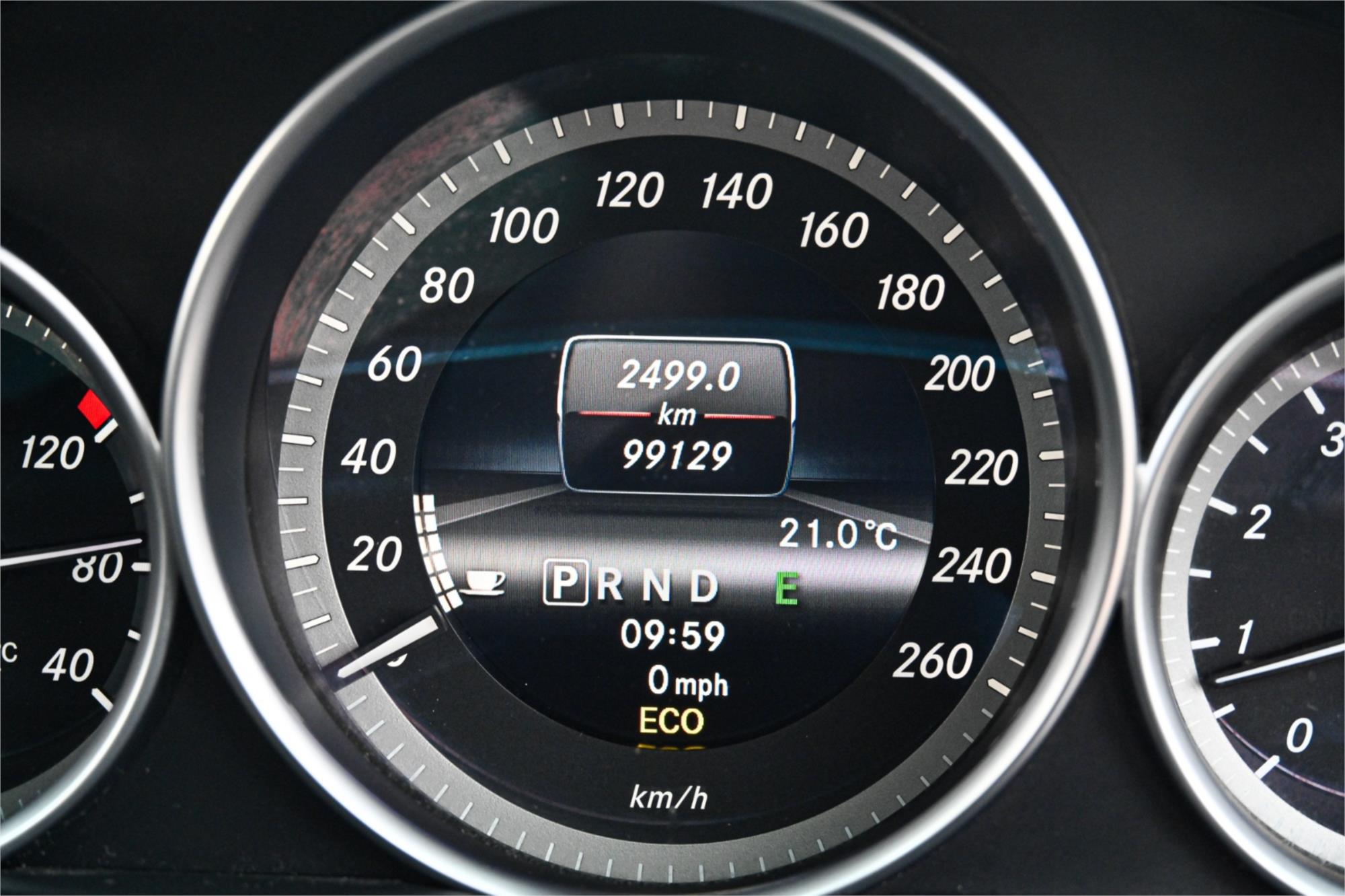 2013 MERCEDES-BENZ C200 W204 MY14 7 SP AUTOMATIC G-TRONIC 4D SEDAN