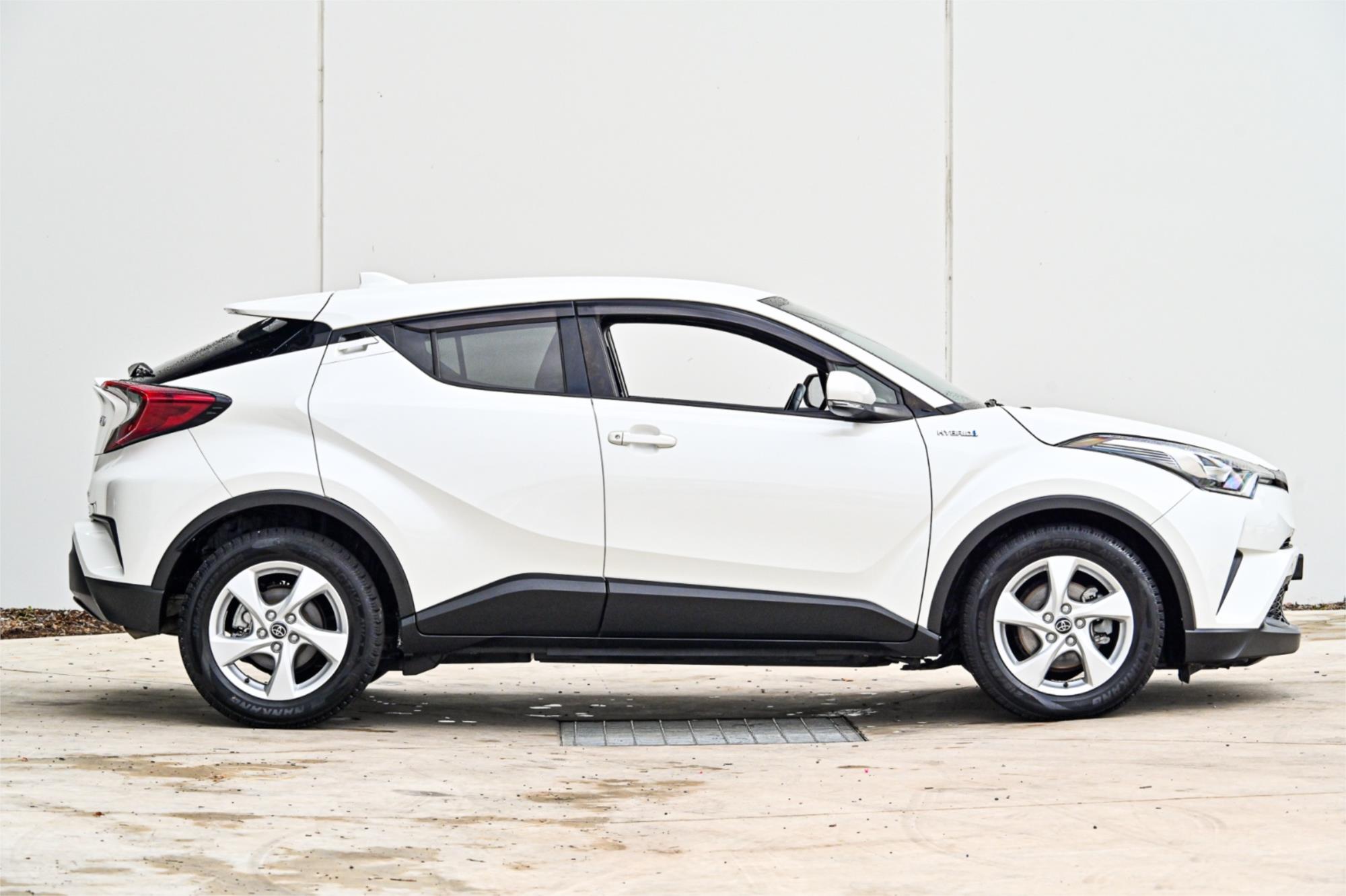 2018 TOYOTA C-HR HYBRID AUTOMATIC WAGON