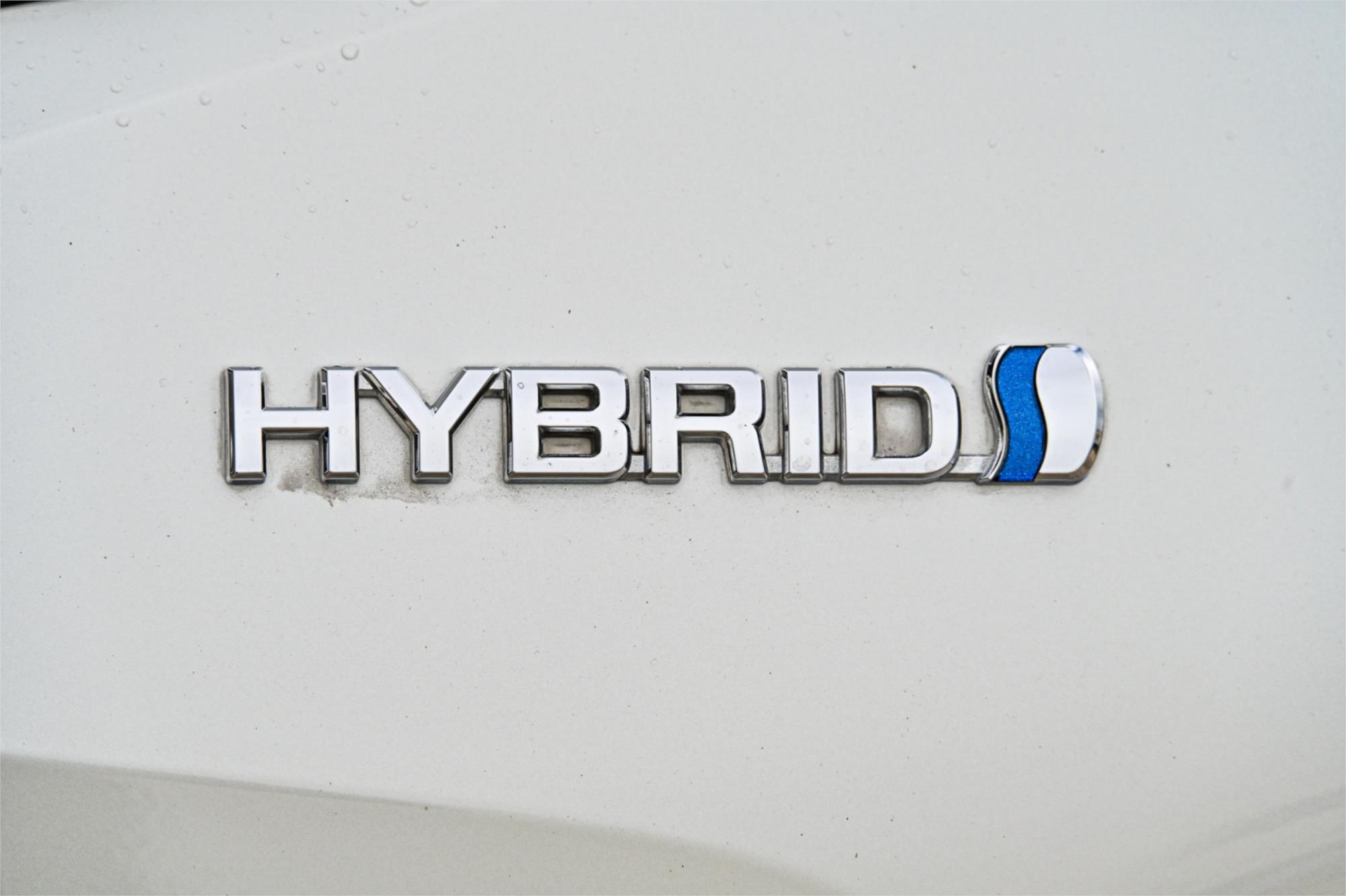 2018 TOYOTA C-HR HYBRID AUTOMATIC WAGON