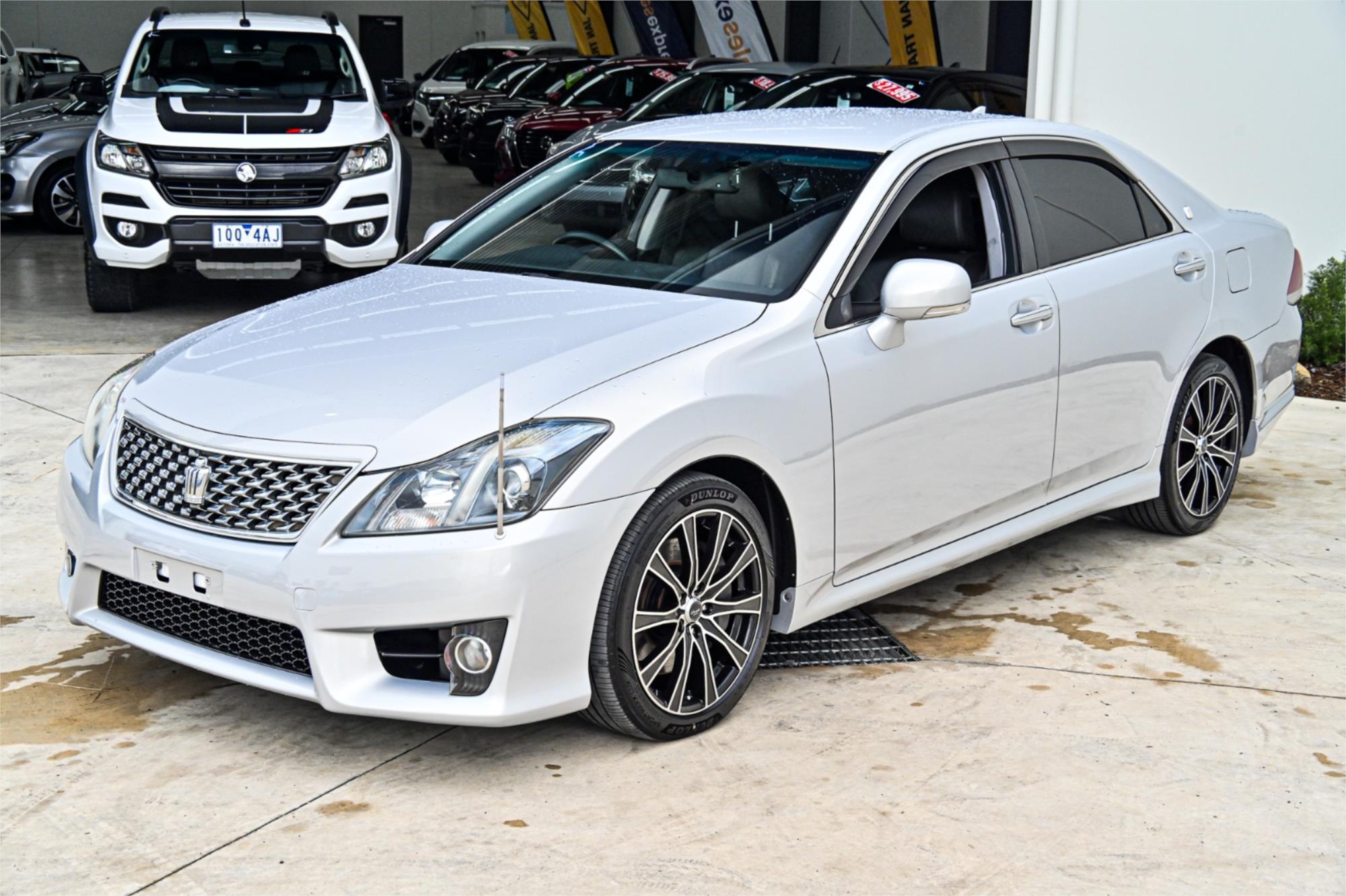 2010 TOYOTA CROWN ATHLETE AUTOMATIC SEDAN