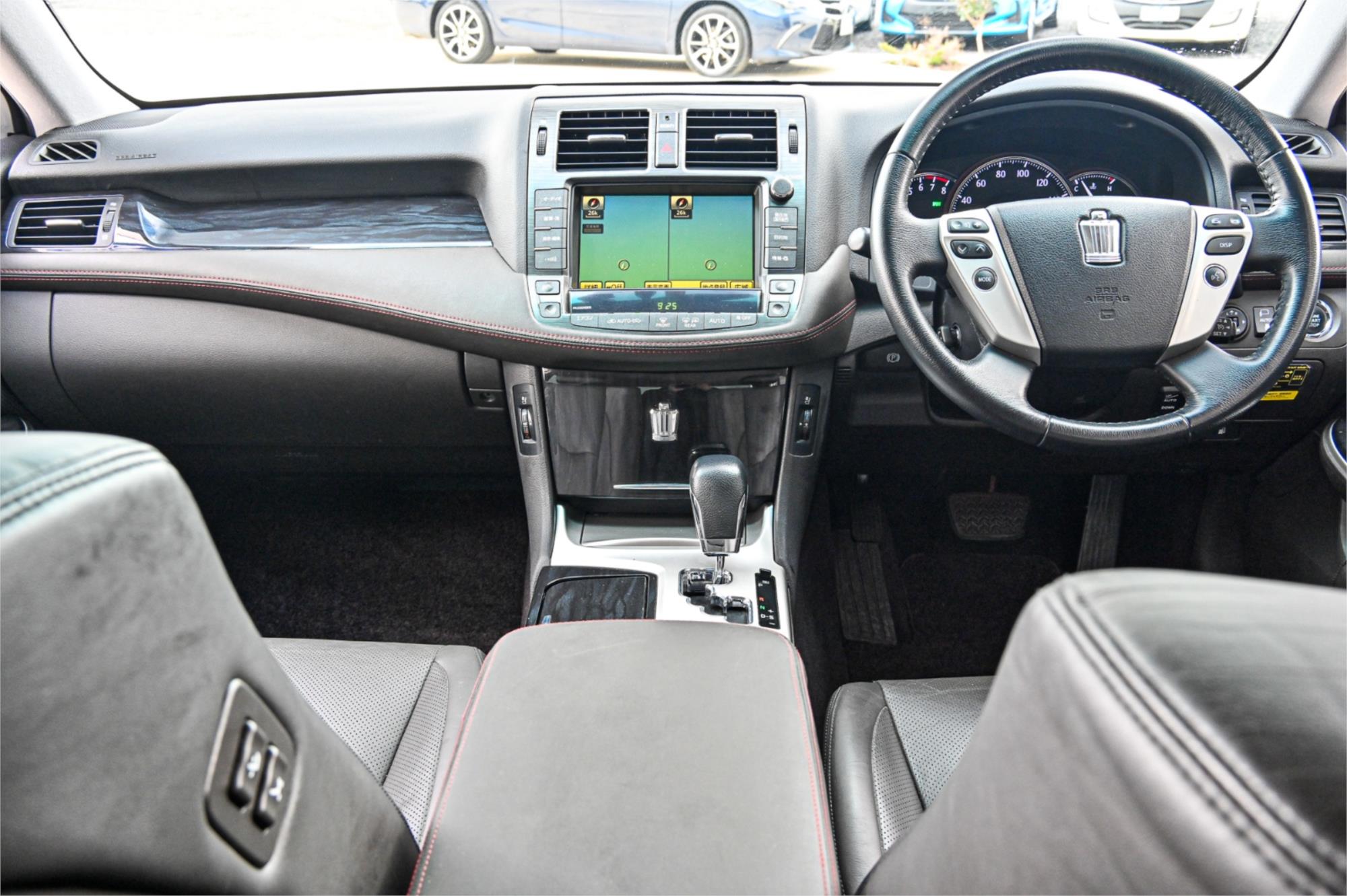 2010 TOYOTA CROWN ATHLETE AUTOMATIC SEDAN