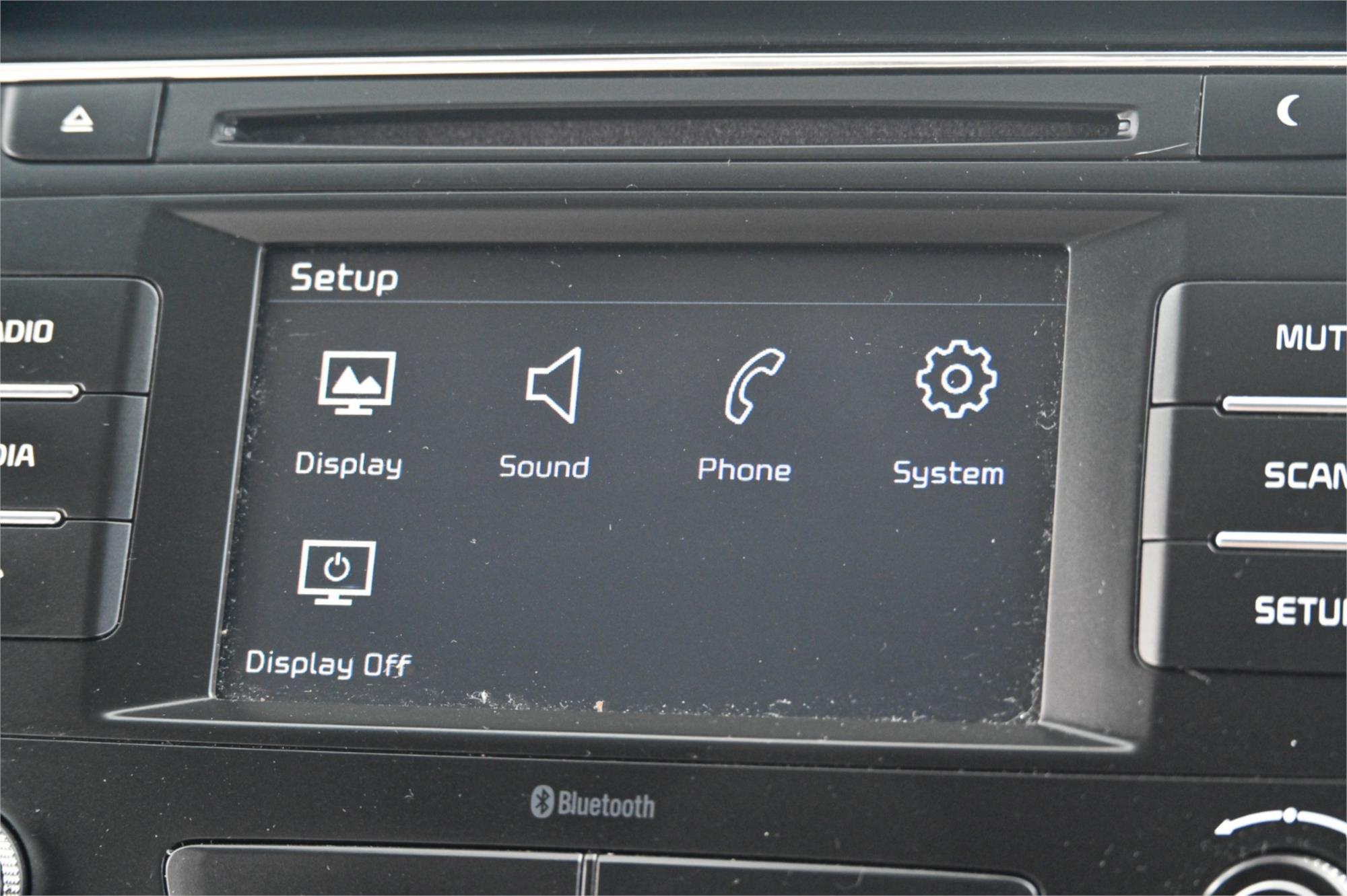 2018 KIA CARNIVAL YP PE MY19 S 8 SP AUTOMATIC 4D WAGON