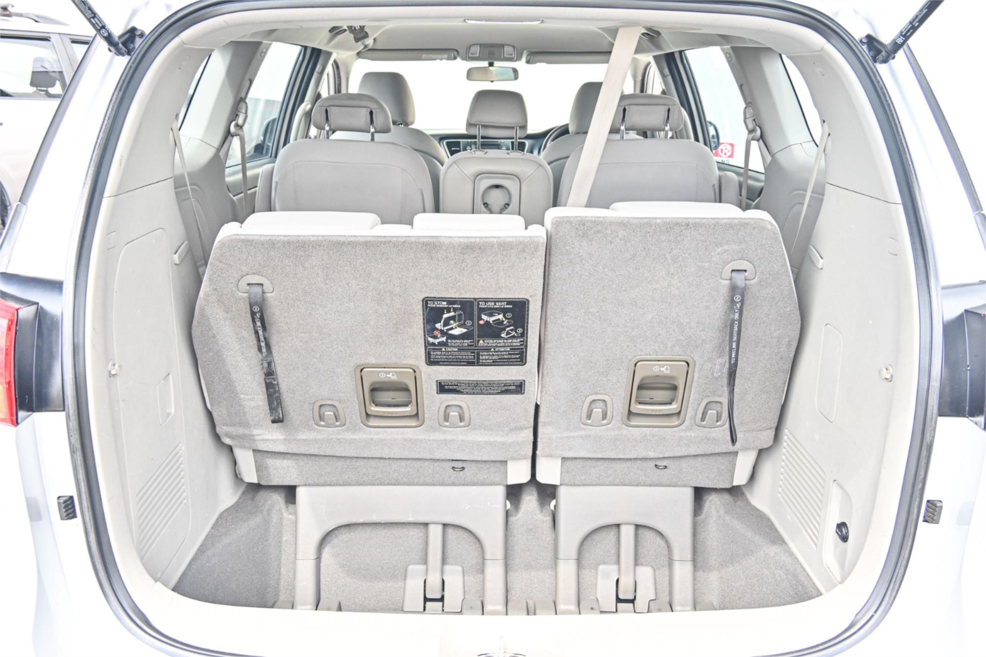 2018 KIA CARNIVAL YP PE MY19 S 8 SP AUTOMATIC 4D WAGON