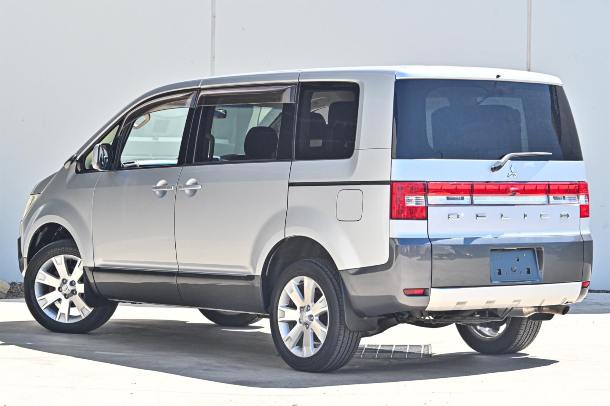 2011 MITSUBISHI DELICA CV5W D5 CONTINUOUS VARIABLE WAGON