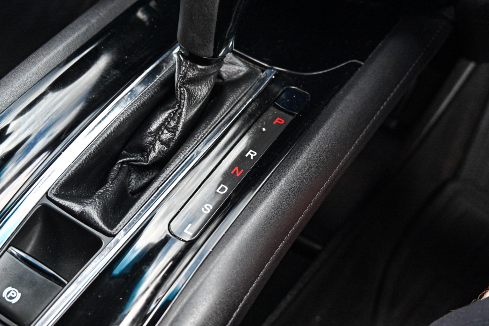 2016 HONDA HR-V VTi-S CONTINUOUS VARIABLE 4D WAGON