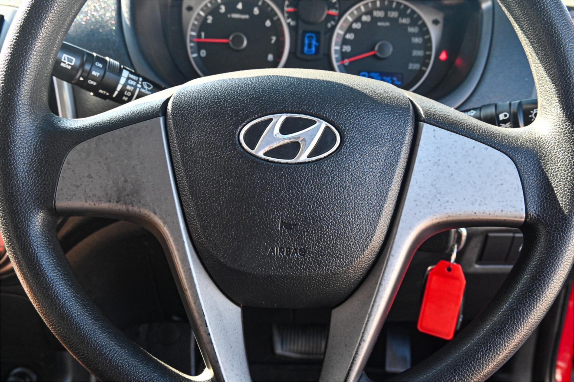 2013 HYUNDAI i20 PB MY12.5 ACTIVE 4 SP AUTOMATIC 3D HATCHBACK