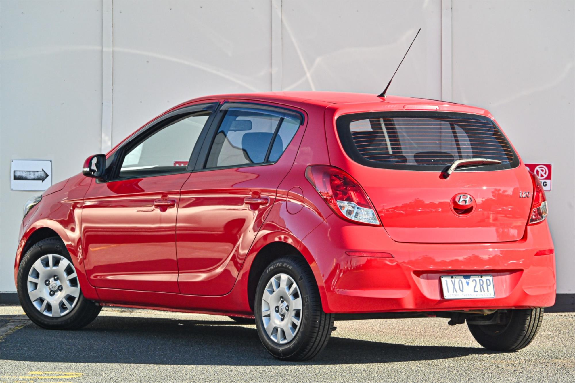 2013 HYUNDAI i20 PB MY12.5 ACTIVE 4 SP AUTOMATIC 3D HATCHBACK