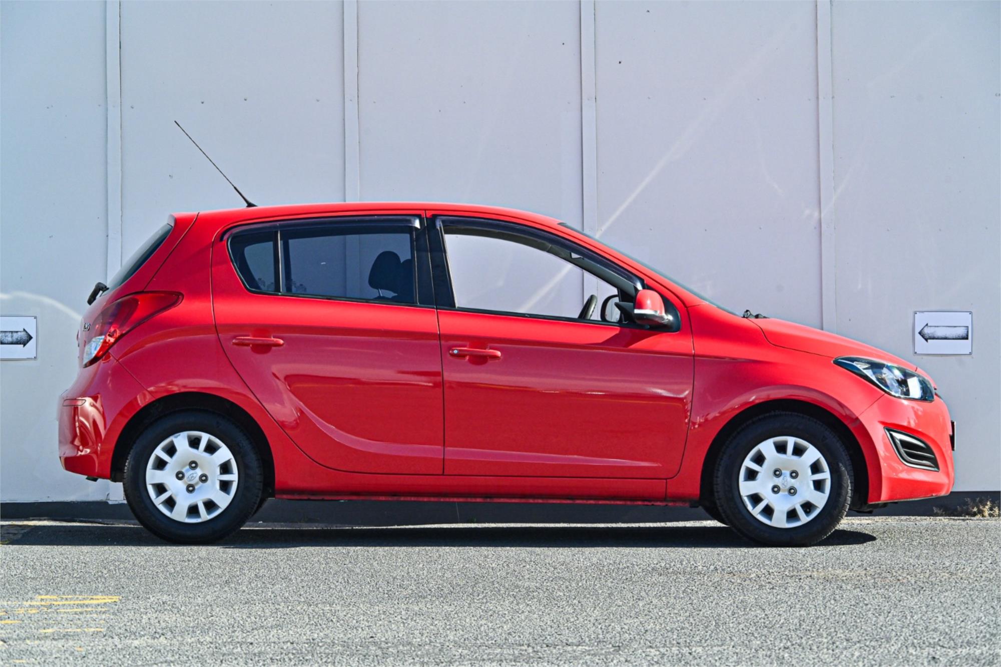 2013 HYUNDAI i20 PB MY12.5 ACTIVE 4 SP AUTOMATIC 3D HATCHBACK