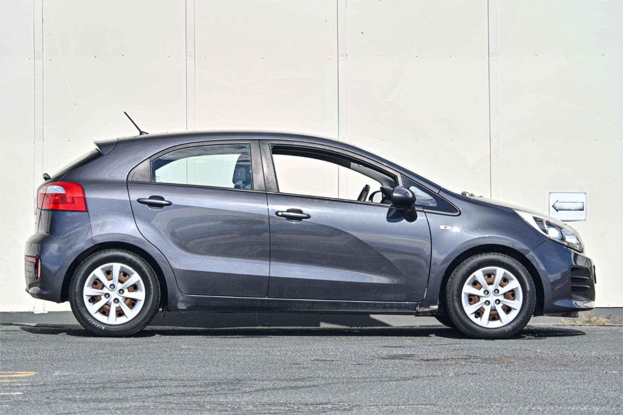2016 KIA RIO UB MY16 SI 6 SP AUTOMATIC 5D HATCHBACK