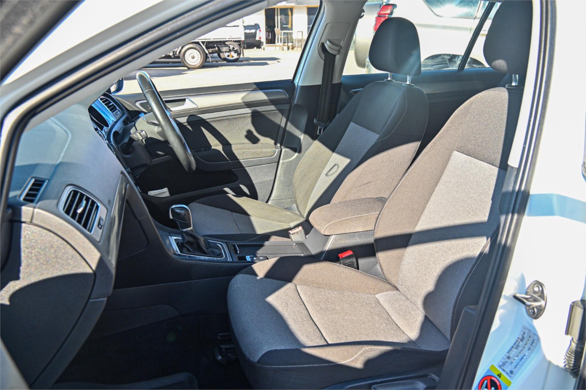 2015 VOLKSWAGEN GOLF AU MY15 90 TSI 7 SP AUTO DIRECT SHIFT 5D HATCHBACK