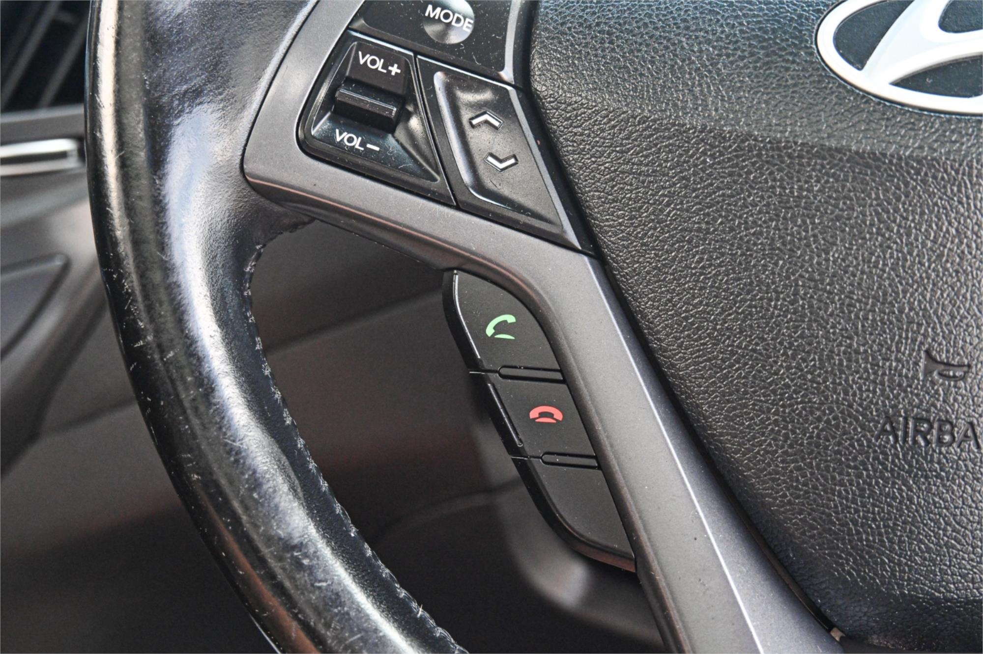 2013 HYUNDAI VELOSTER FS MY13 SR TURBO 6 SP MANUAL 3D COUPE