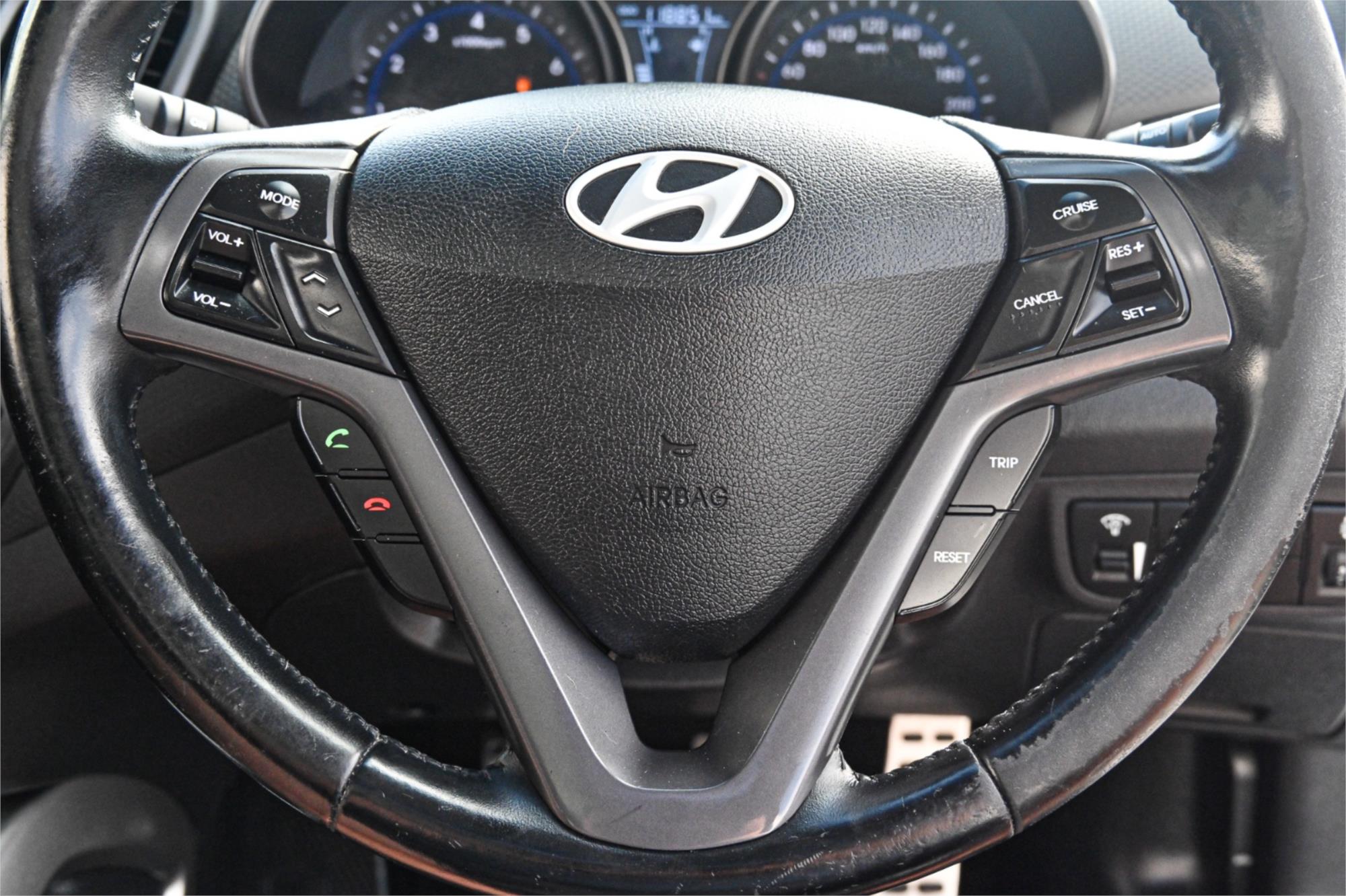 2013 HYUNDAI VELOSTER FS MY13 SR TURBO 6 SP MANUAL 3D COUPE