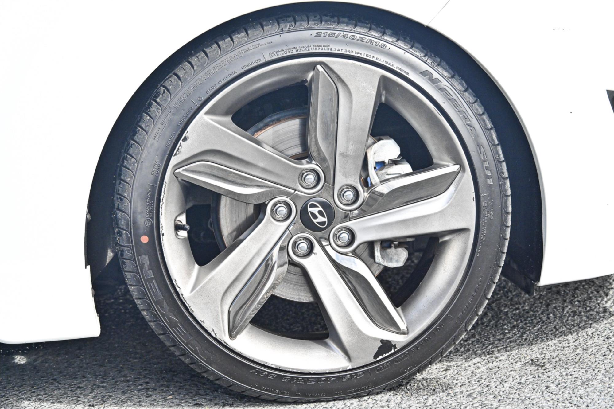 2013 HYUNDAI VELOSTER FS MY13 SR TURBO 6 SP MANUAL 3D COUPE