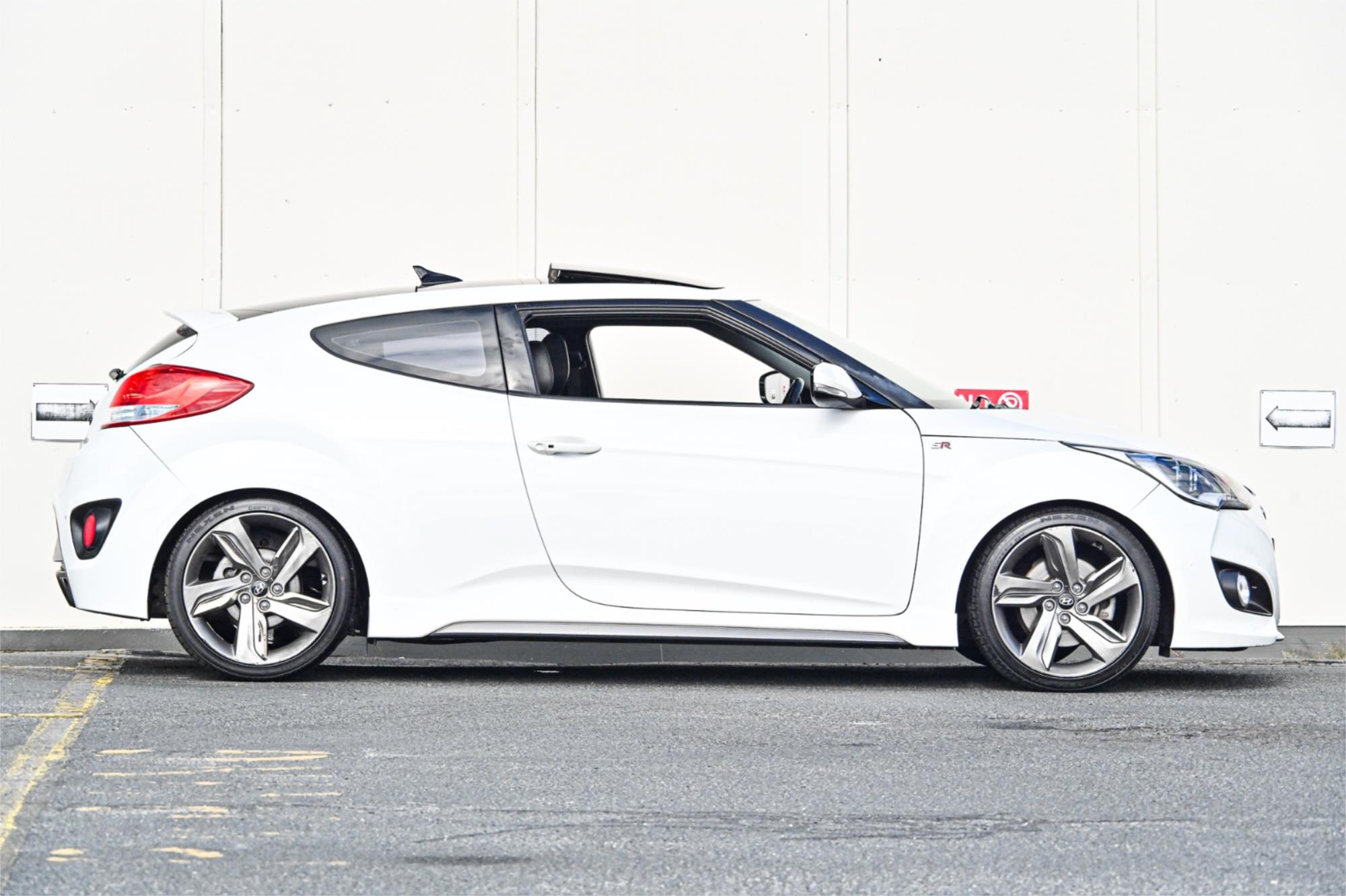 2013 HYUNDAI VELOSTER FS MY13 SR TURBO 6 SP MANUAL 3D COUPE