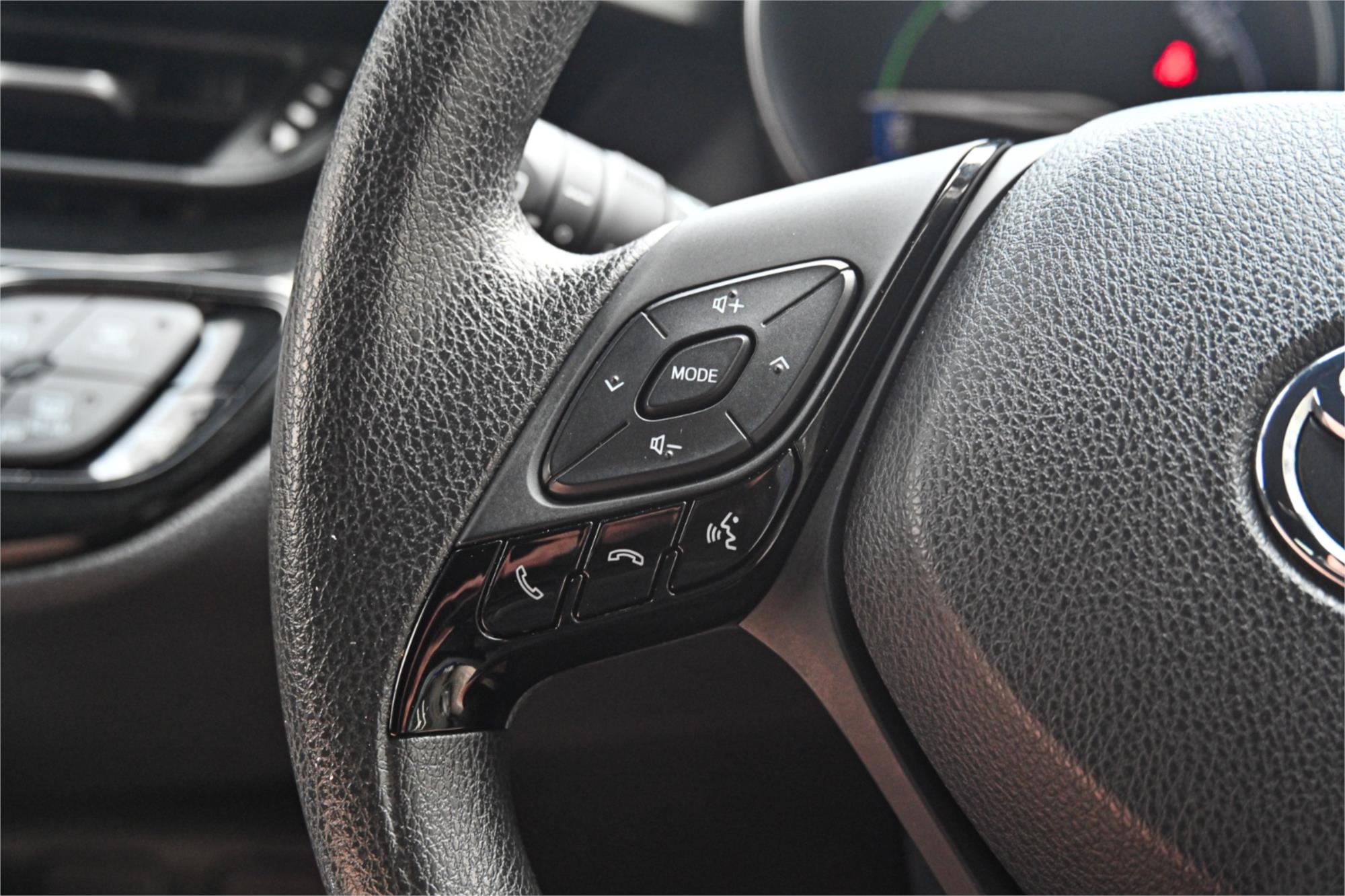 2018 TOYOTA C-HR HYBRID AUTOMATIC WAGON
