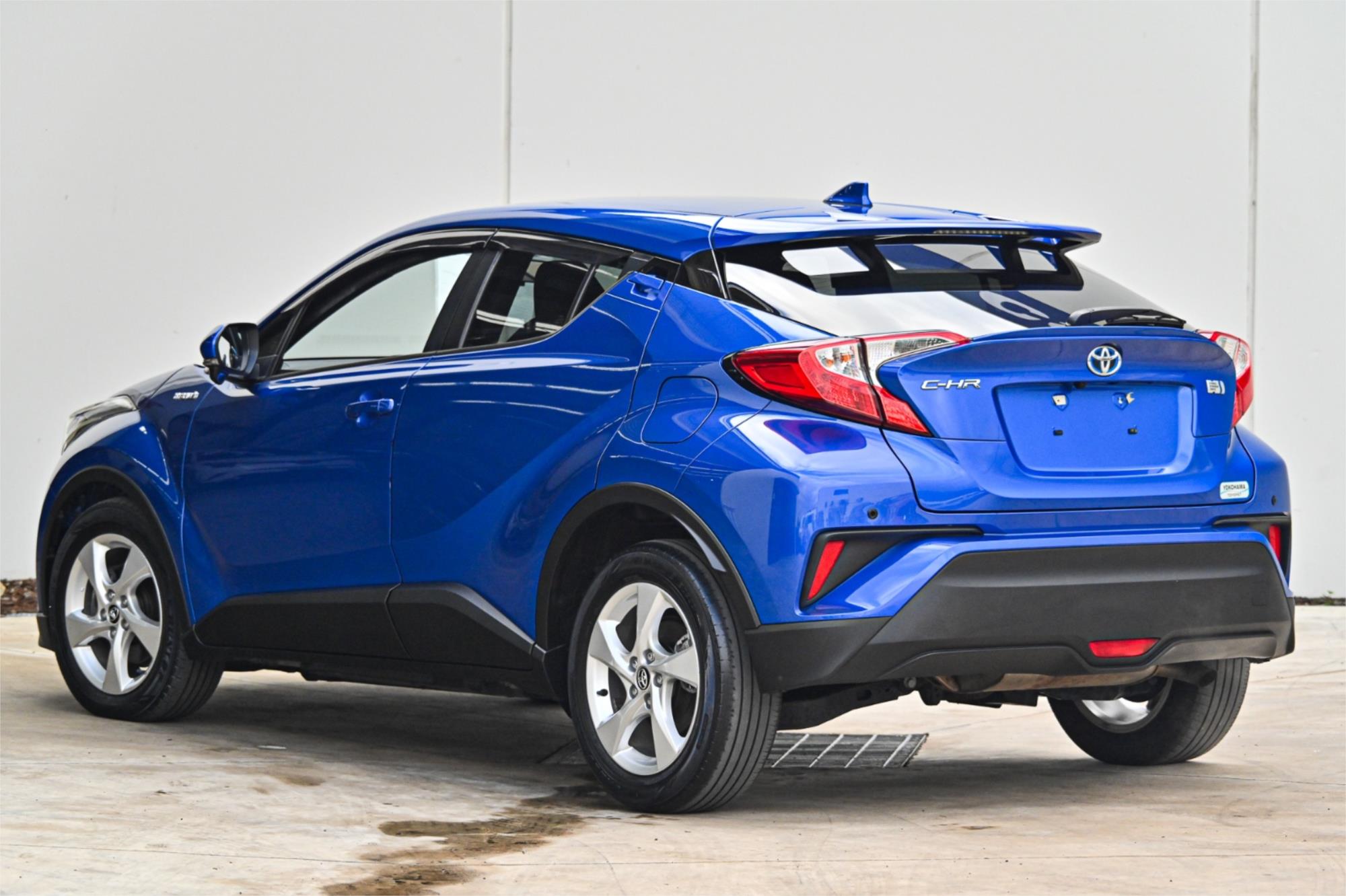 2018 TOYOTA C-HR HYBRID AUTOMATIC WAGON