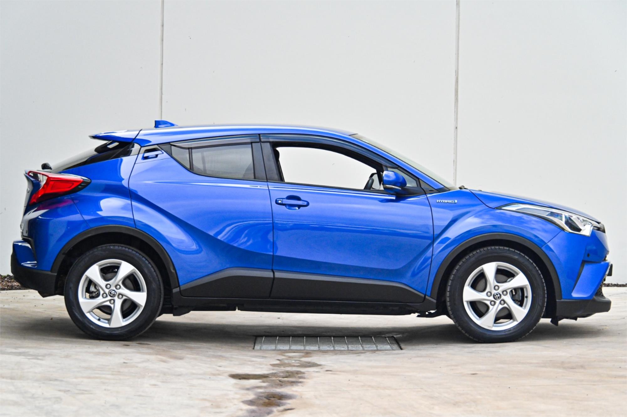 2018 TOYOTA C-HR HYBRID AUTOMATIC WAGON