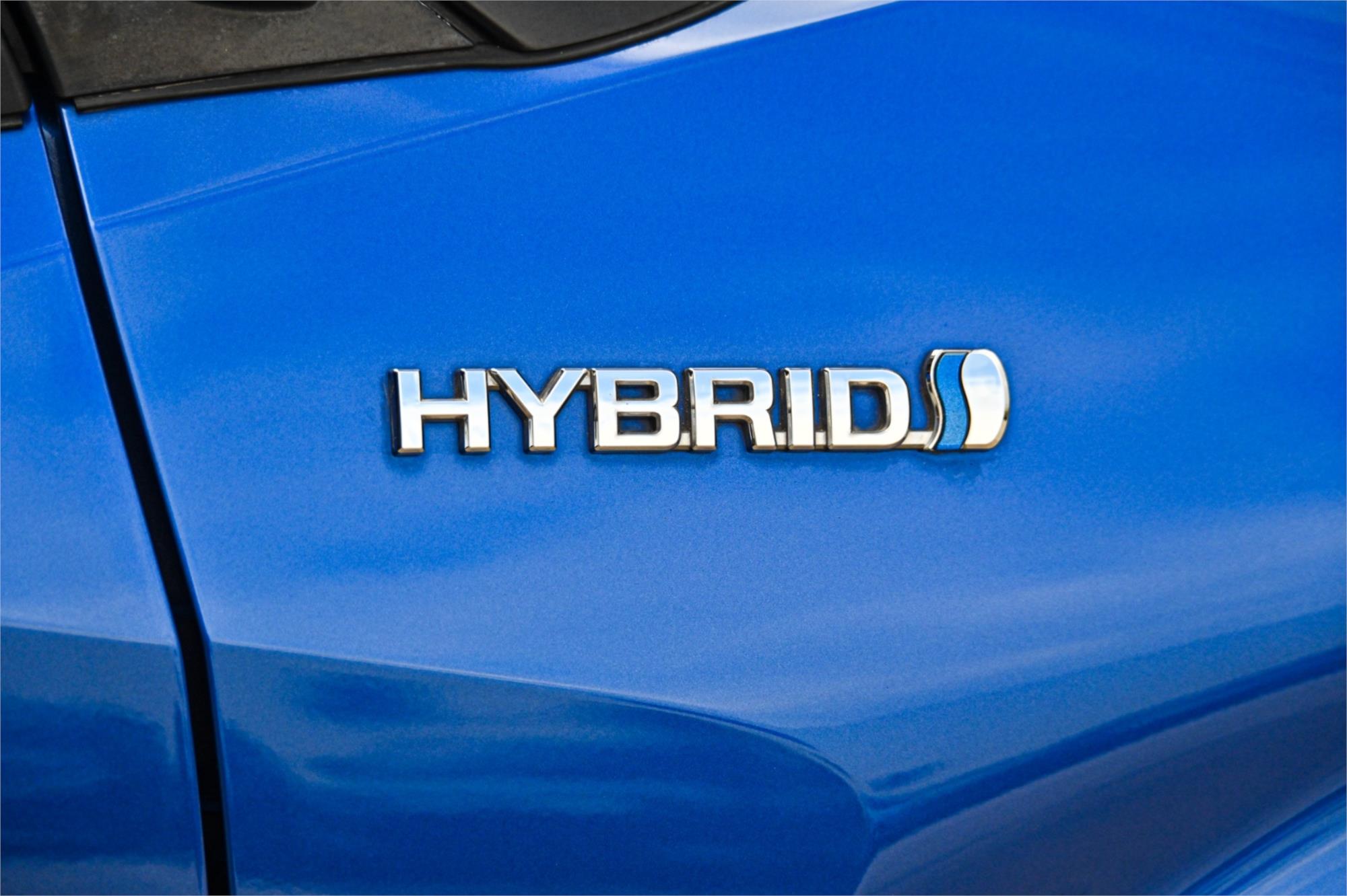 2018 TOYOTA C-HR HYBRID AUTOMATIC WAGON
