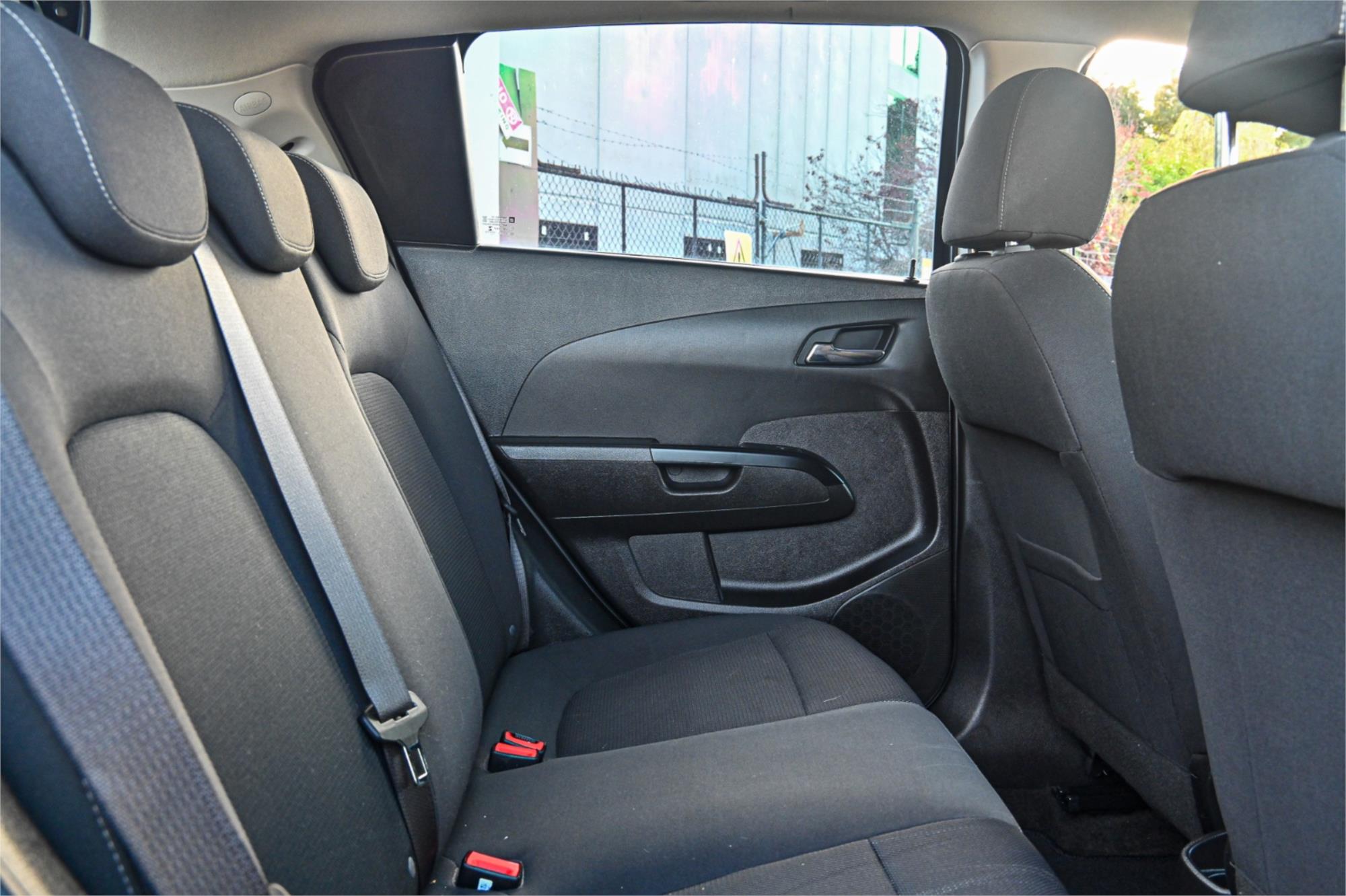 2016 HOLDEN BARINA TM MY17 LS 6 SP AUTOMATIC 5D HATCHBACK