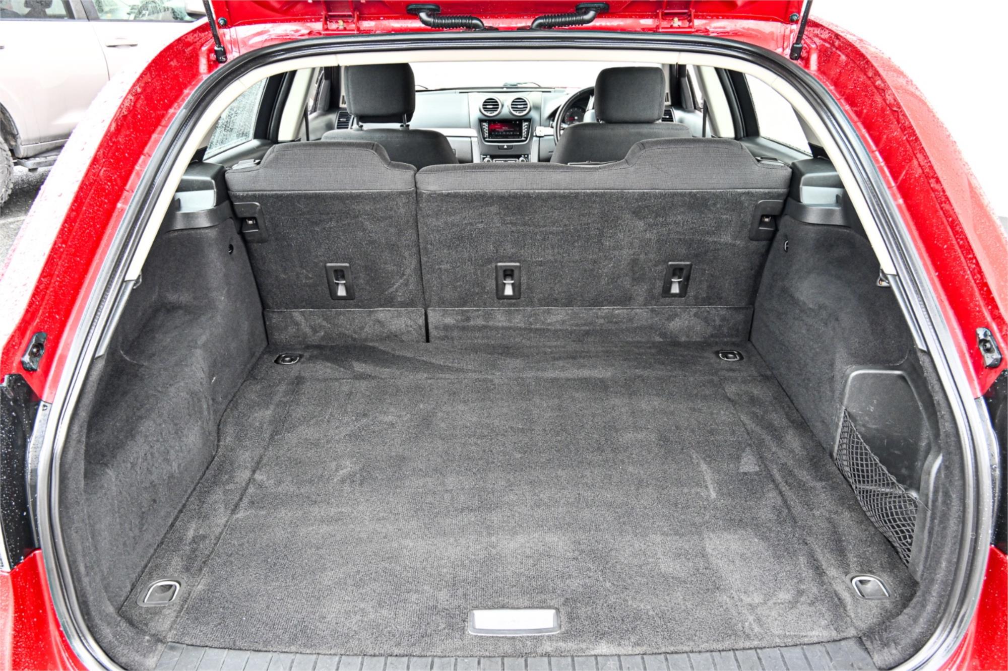 2011 HOLDEN COMMODORE VE II MY12 SV6 6 SP AUTOMATIC 4D SPORTWAGON
