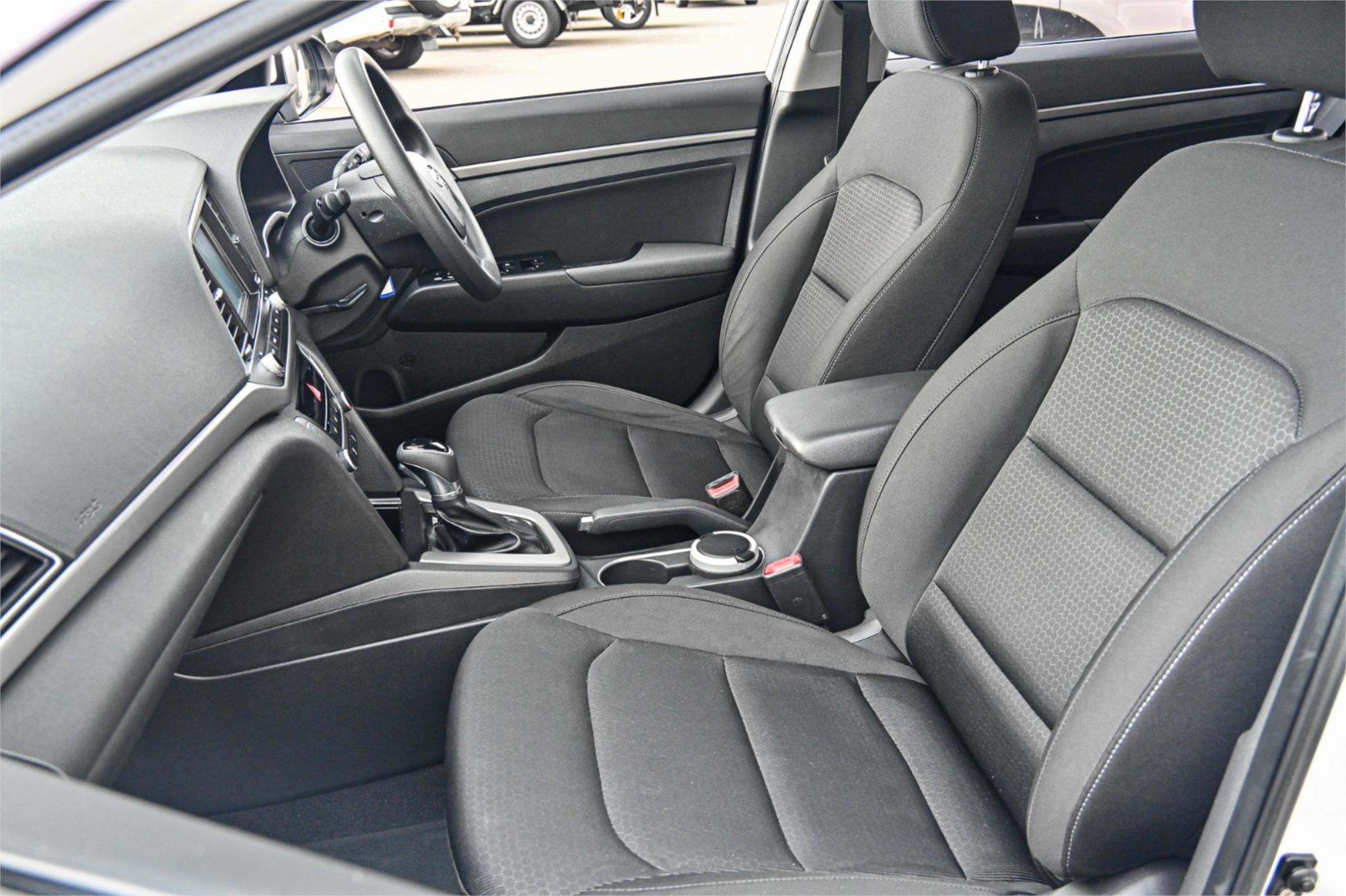 2015 HYUNDAI ELANTRA MD SERIES 2 (MD3) ACTIVE 6 SP AUTOMATIC 4D SEDAN