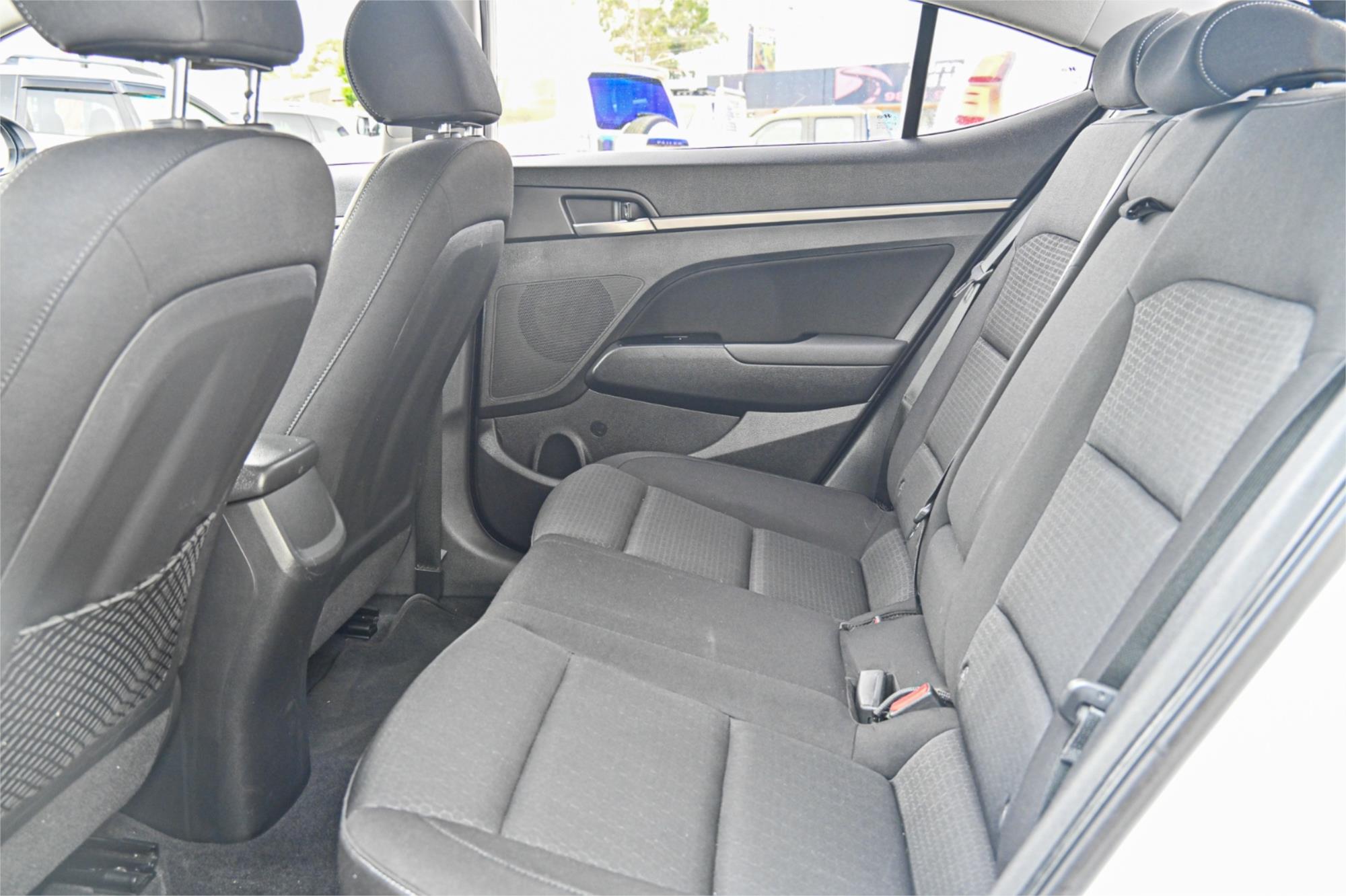 2015 HYUNDAI ELANTRA MD SERIES 2 (MD3) ACTIVE 6 SP AUTOMATIC 4D SEDAN