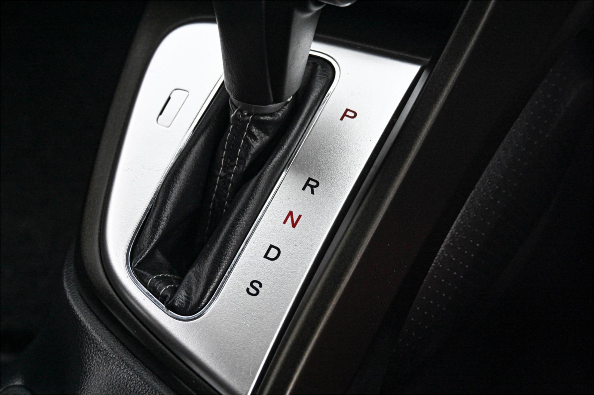 2013 HONDA CIVIC FK MY13 VTi-L 5 SP AUTOMATIC 5D HATCHBACK