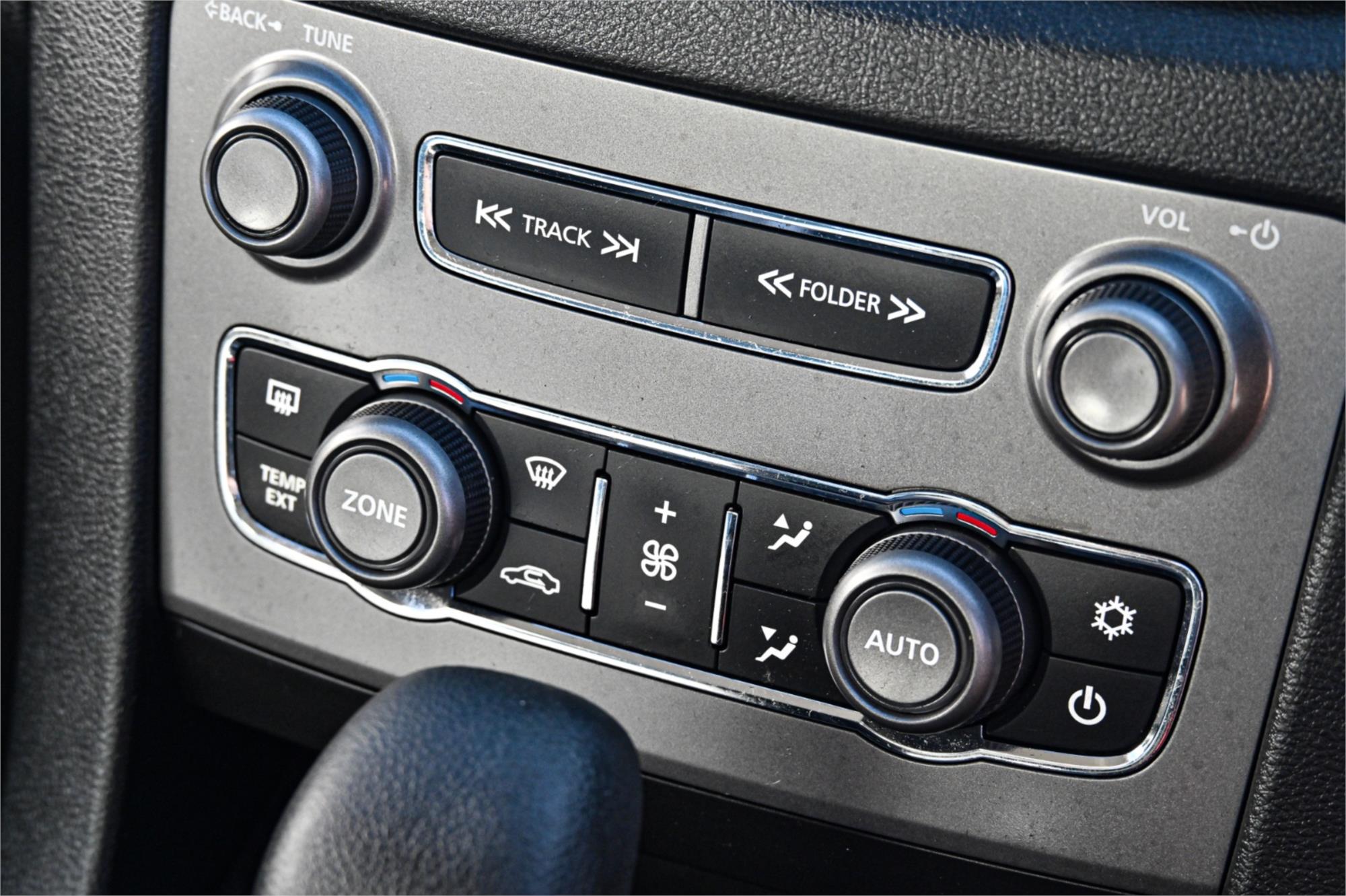 2012 HOLDEN COMMODORE VE II MY12 OMEGA 6 SP AUTOMATIC 4D SEDAN