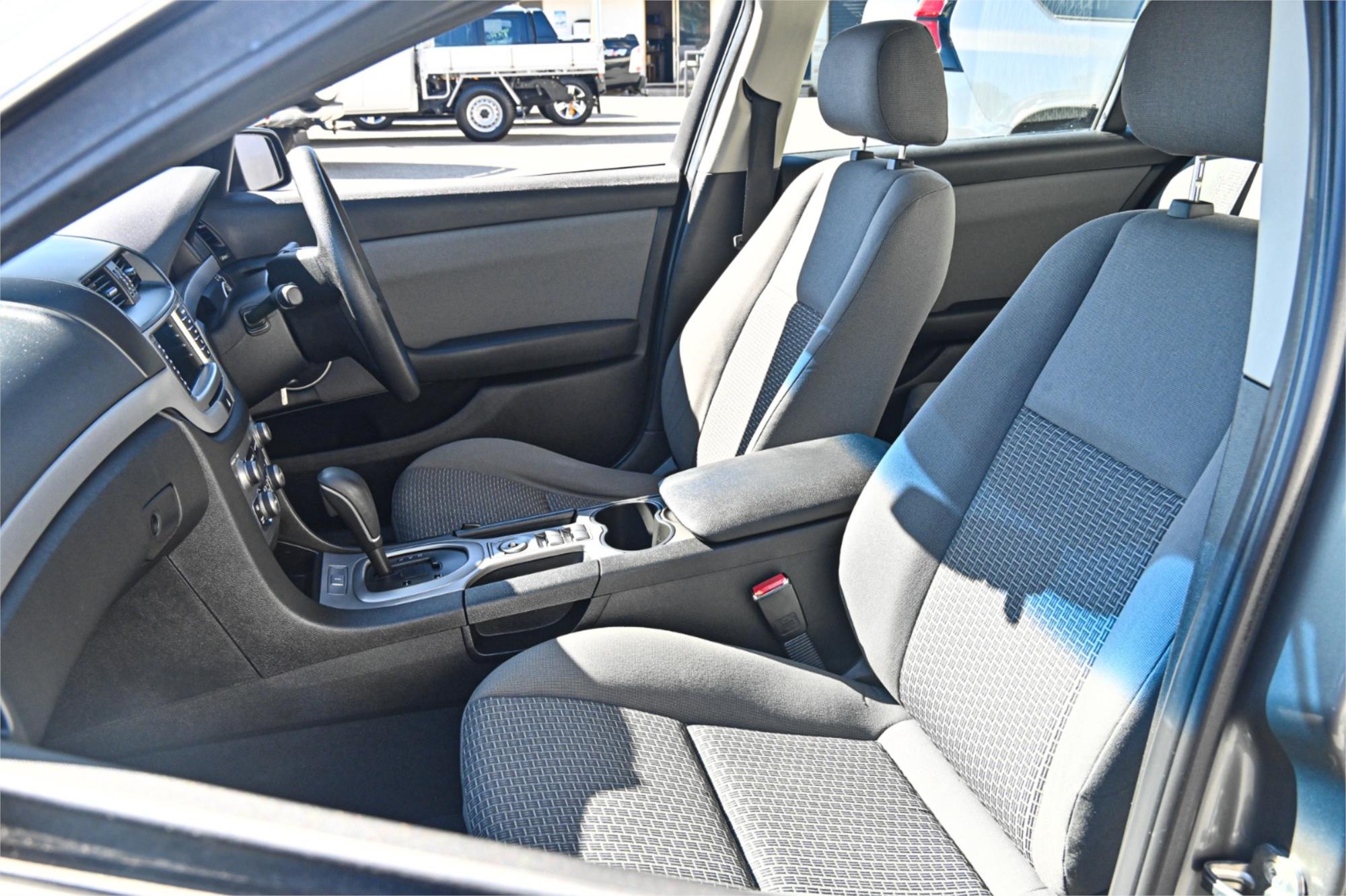 2012 HOLDEN COMMODORE VE II MY12 OMEGA 6 SP AUTOMATIC 4D SEDAN