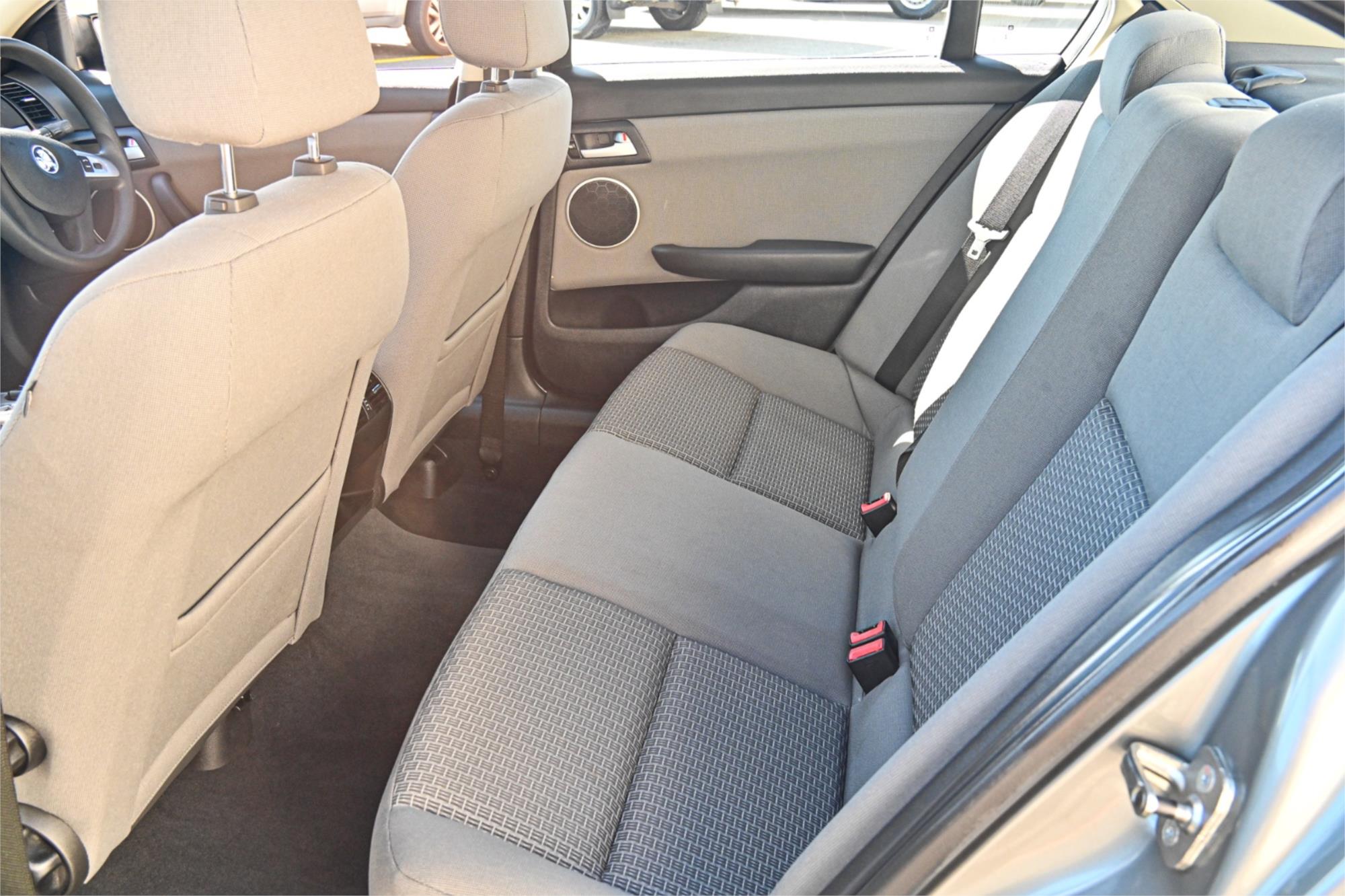 2012 HOLDEN COMMODORE VE II MY12 OMEGA 6 SP AUTOMATIC 4D SEDAN