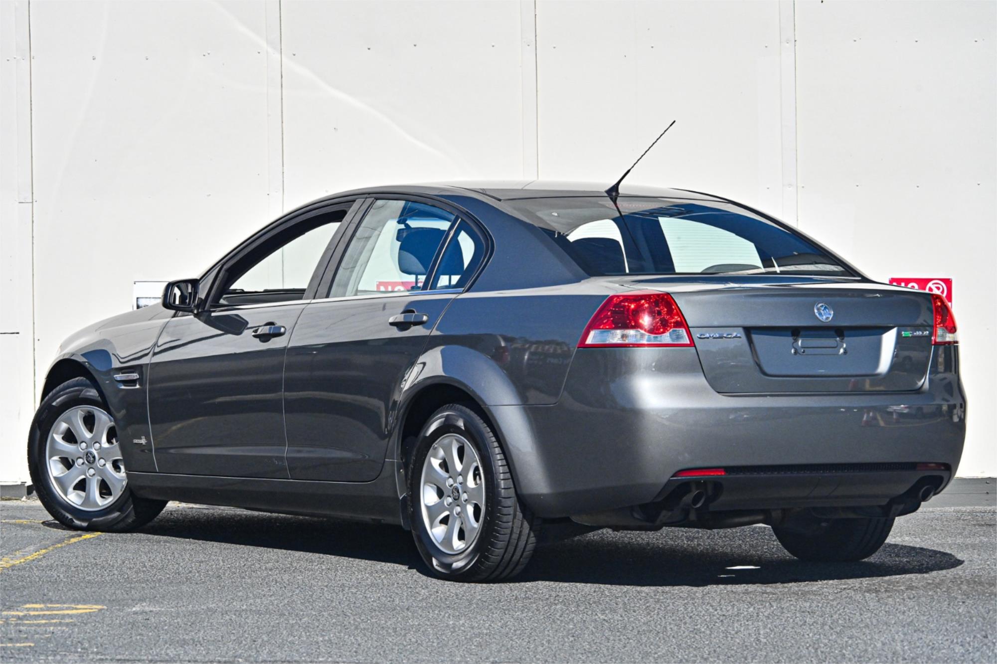 2012 HOLDEN COMMODORE VE II MY12 OMEGA 6 SP AUTOMATIC 4D SEDAN