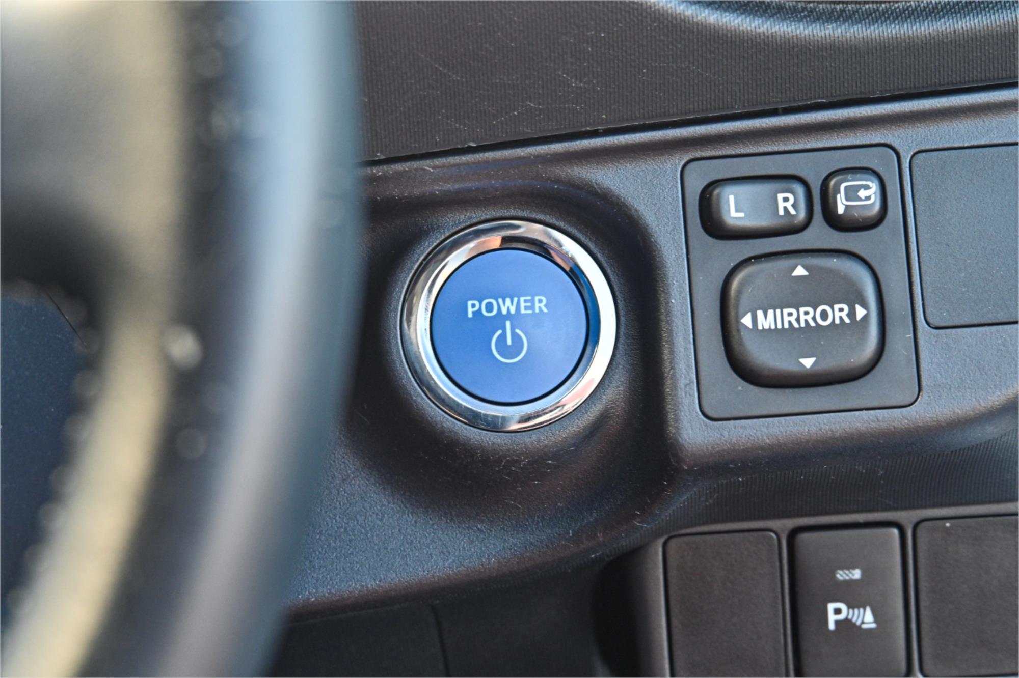 2016 TOYOTA PRIUS-C NHP10R MY15 HYBRID CONTINUOUS VARIABLE 5D HATCHBACK
