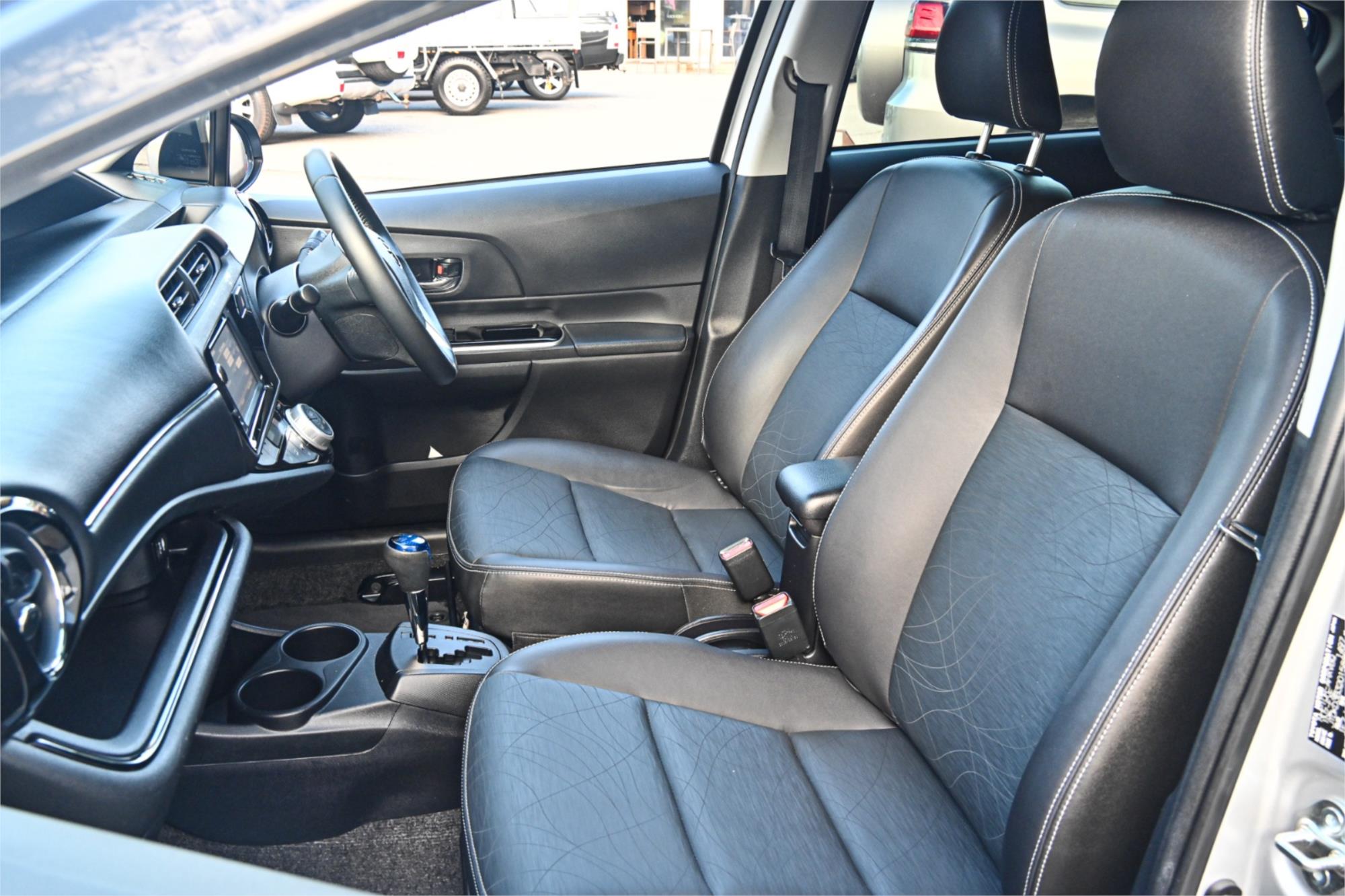 2016 TOYOTA PRIUS-C NHP10R MY15 HYBRID CONTINUOUS VARIABLE 5D HATCHBACK